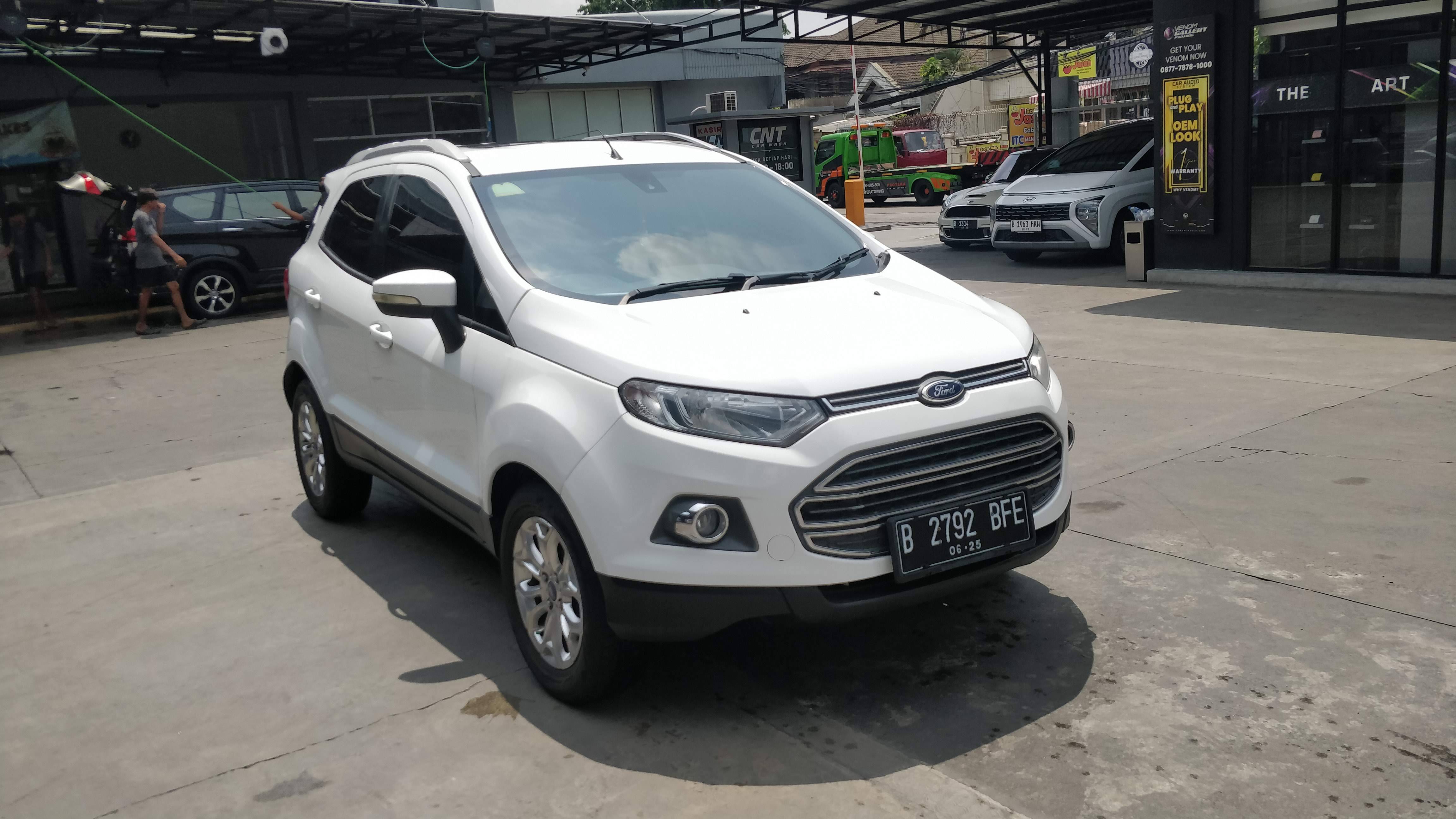 2015 Ford Ecosport Titanium1.5L AT Bekas 2015 Ford Ecosport Titanium1.5L AT Bekas