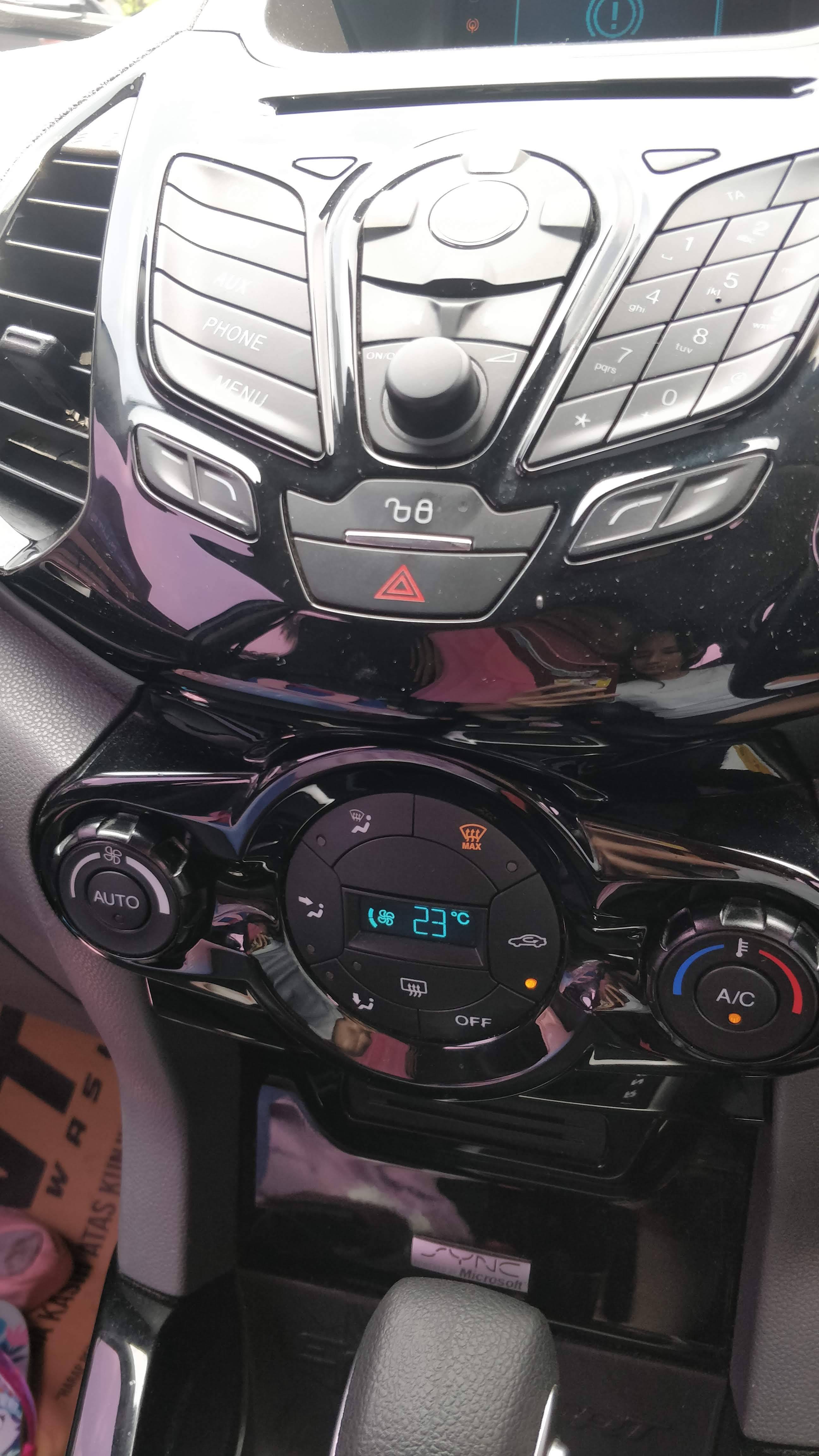 2015 Ford Ecosport Titanium1.5L AT 2015 Ford Ecosport Titanium1.5L AT