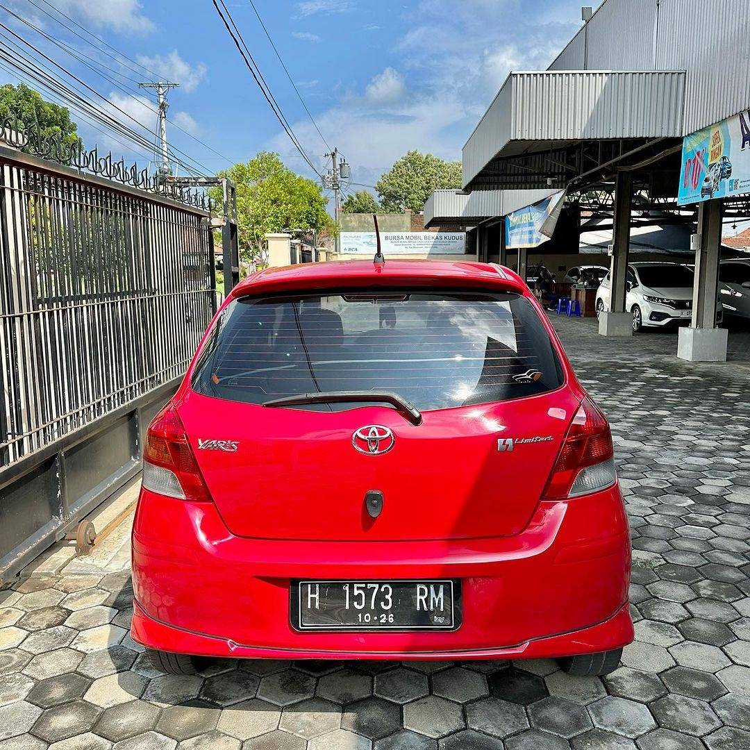 2011 Toyota Yaris  S Limited AT 2011 Toyota Yaris  S Limited AT