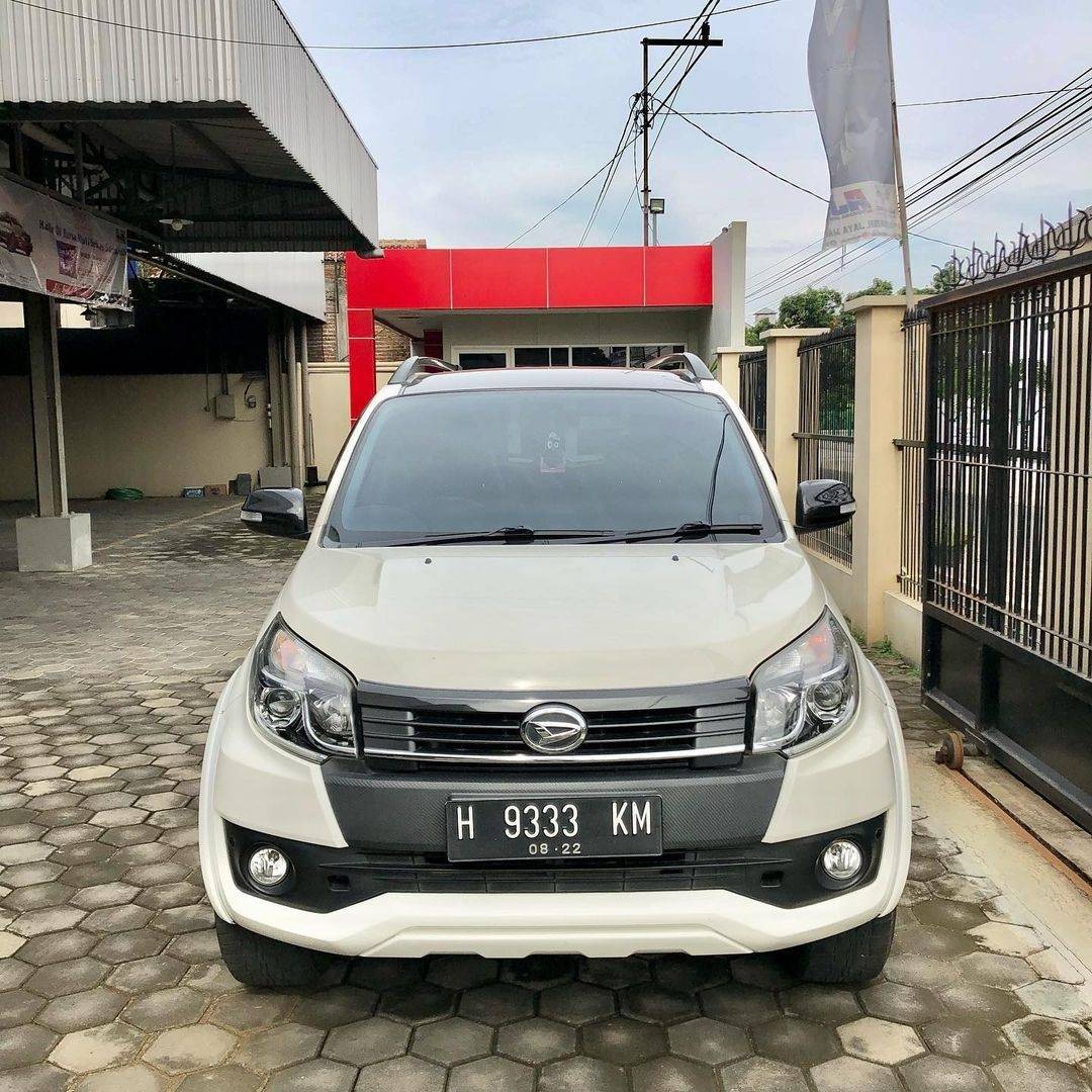 Second Hand 2017 Daihatsu Terios R AT Custom Second Hand 2017 Daihatsu Terios R AT Custom