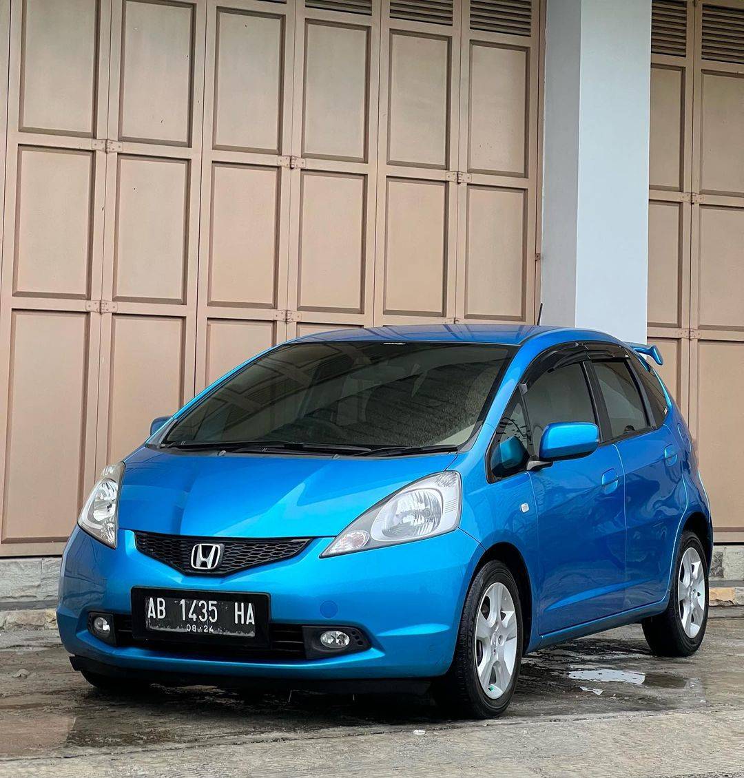 Second Hand 2009 Honda Jazz  1.5L S AT Second Hand 2009 Honda Jazz  1.5L S AT