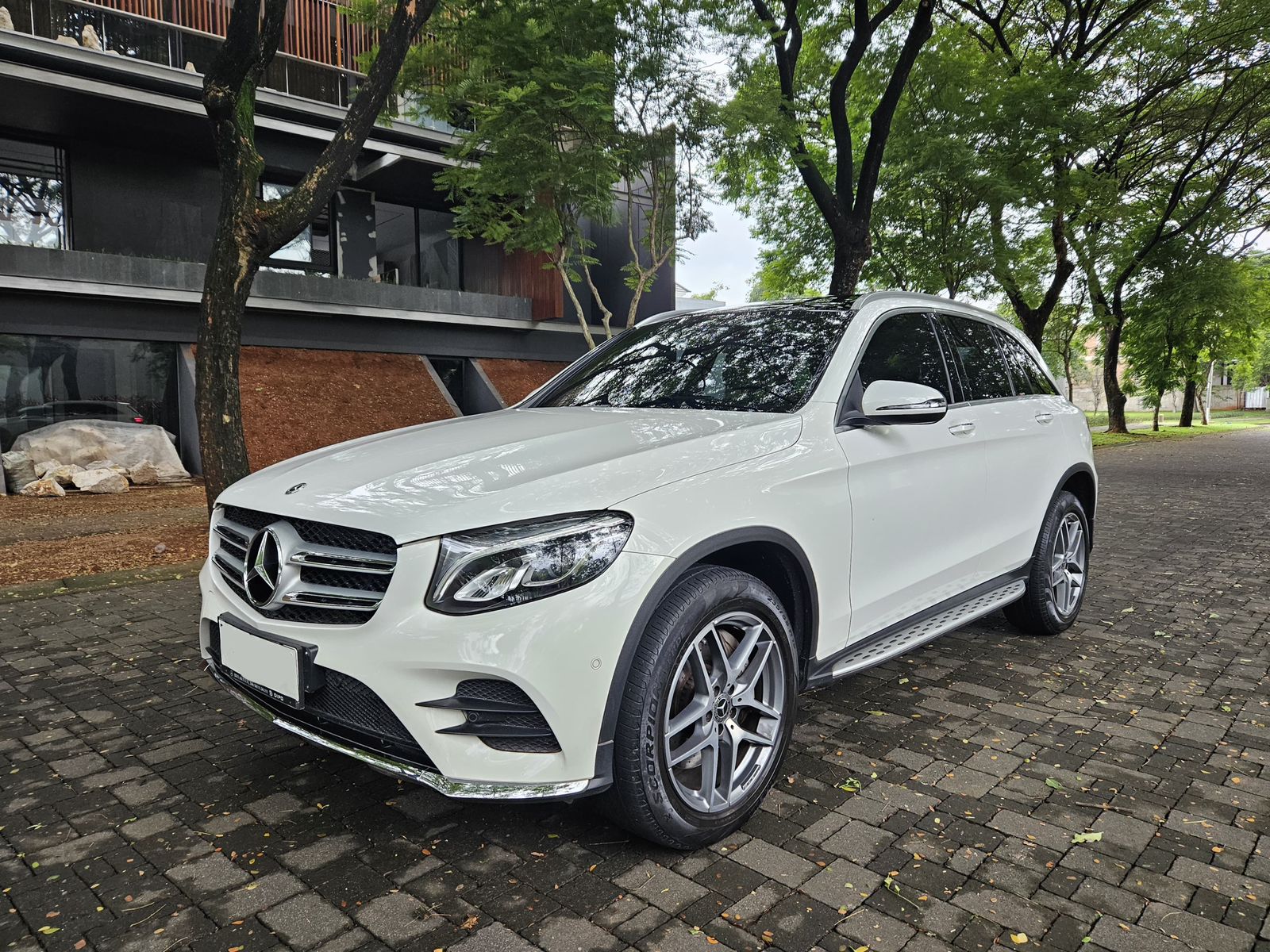 2018 Mercedes Benz GLC-Class 200 AMG Line 2018 Mercedes Benz GLC-Class 200 AMG Line