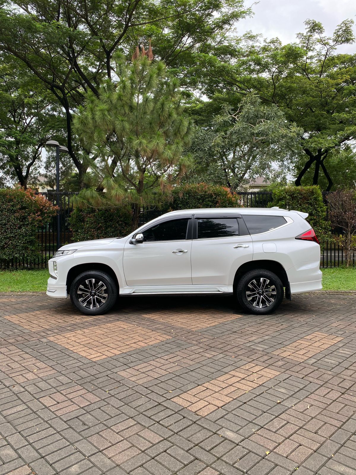 2023 Mitsubishi Pajero Sport Dakar AT 4x2 2023 Mitsubishi Pajero Sport Dakar AT 4x2