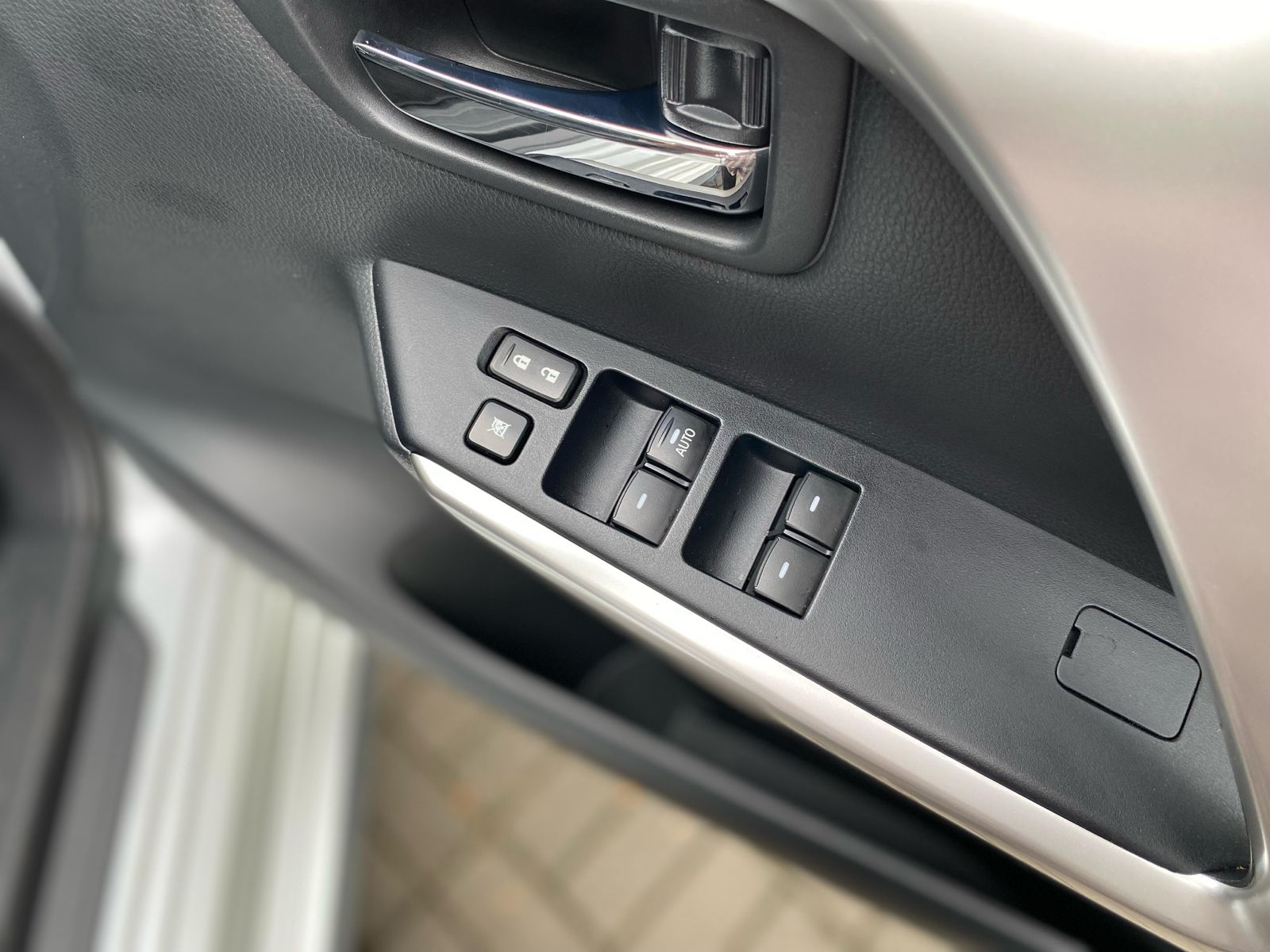 2023 Mitsubishi Pajero Sport Dakar AT 4x2 2023 Mitsubishi Pajero Sport Dakar AT 4x2