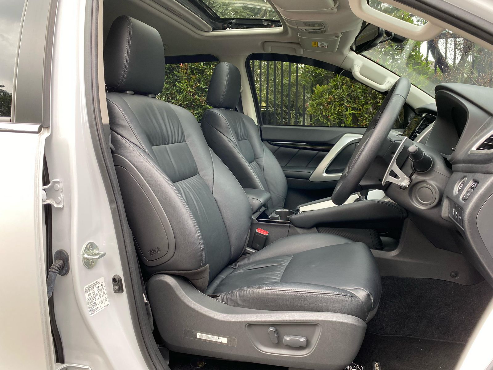 2023 Mitsubishi Pajero Sport Dakar AT 4x2 2023 Mitsubishi Pajero Sport Dakar AT 4x2