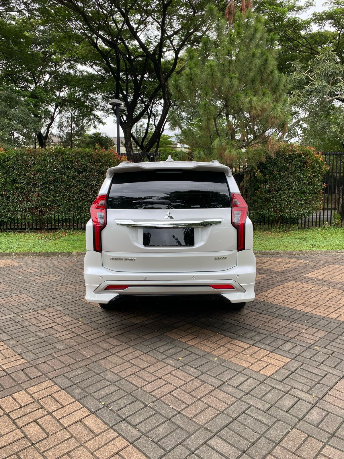 2023 Mitsubishi Pajero Sport Dakar AT 4x2 2023 Mitsubishi Pajero Sport Dakar AT 4x2