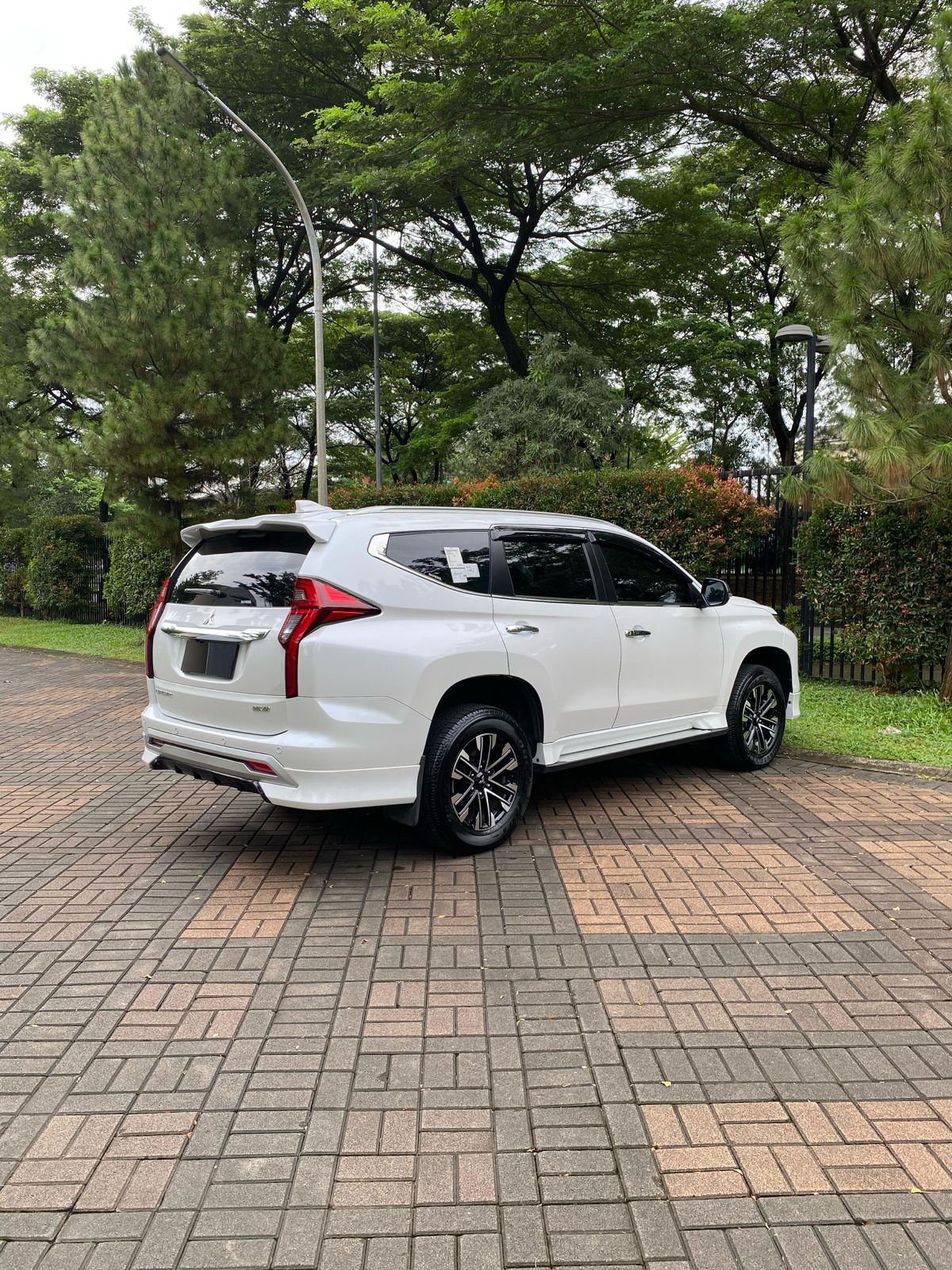 2023 Mitsubishi Pajero Sport Dakar AT 4x2 2023 Mitsubishi Pajero Sport Dakar AT 4x2