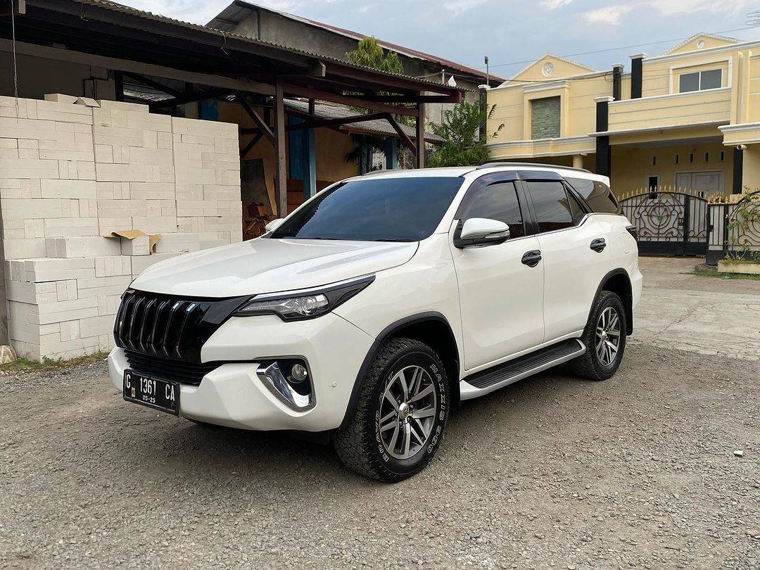 2016 Toyota Fortuner 2.4 VRZ AT 2016 Toyota Fortuner 2.4 VRZ AT