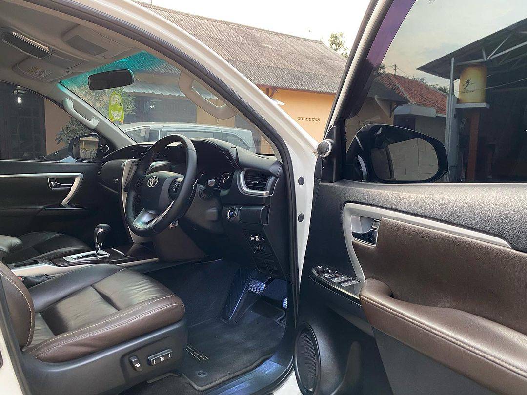 2016 Toyota Fortuner 2.4 VRZ AT 2016 Toyota Fortuner 2.4 VRZ AT