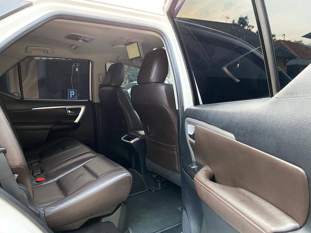 2016 Toyota Fortuner 2.4 VRZ AT 2016 Toyota Fortuner 2.4 VRZ AT