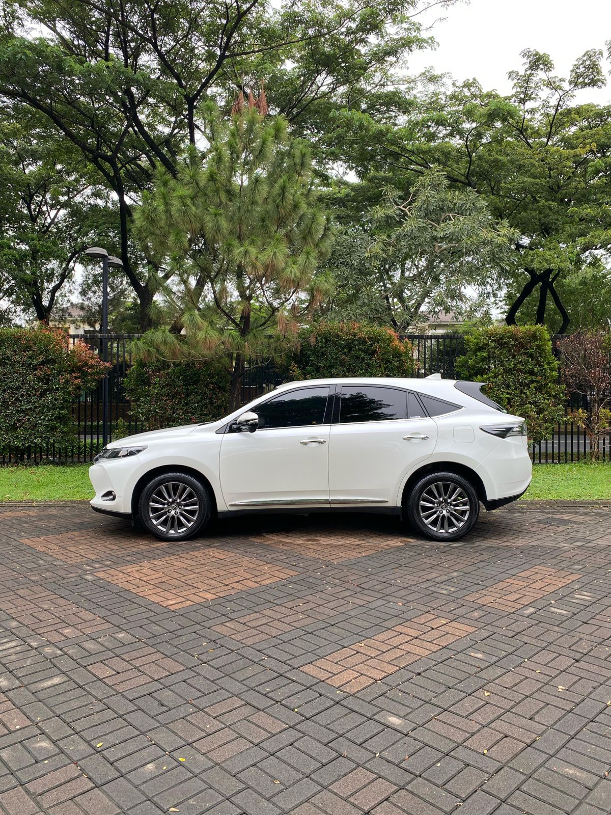 2014 Toyota Harrier 2.0L AT 2014 Toyota Harrier 2.0L AT