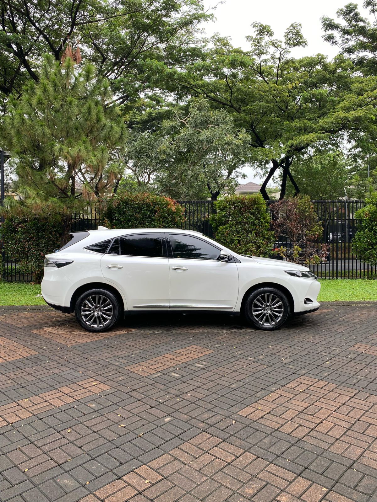 2014 Toyota Harrier 2.0L AT 2014 Toyota Harrier 2.0L AT