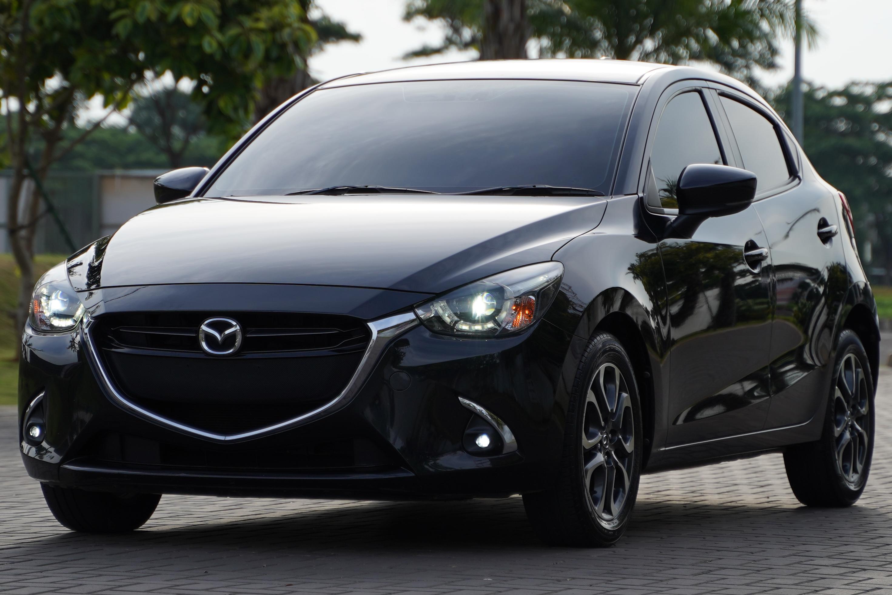 2019 Mazda 2  2 R 1.5 MT 2019 Mazda 2  2 R 1.5 MT
