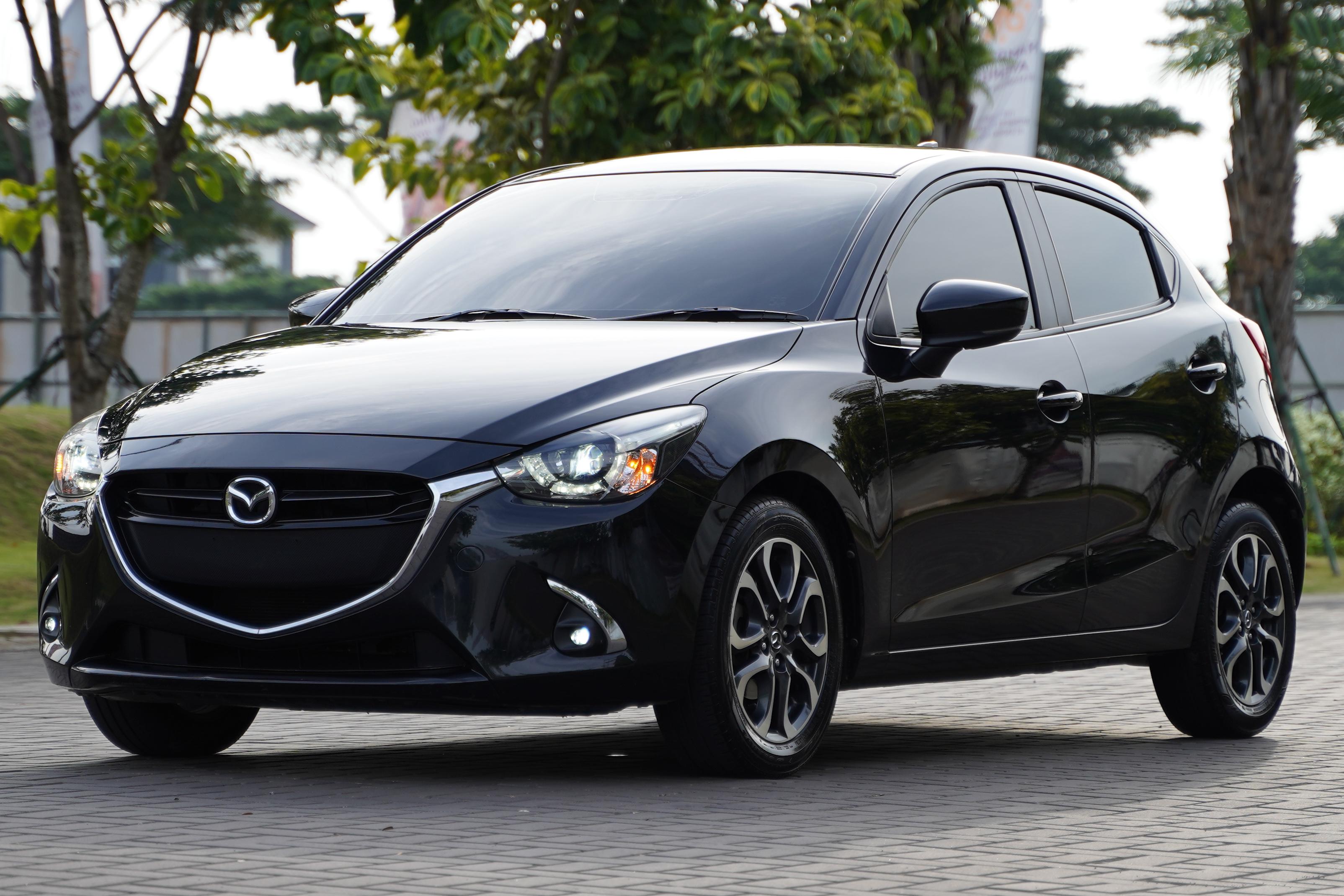 2019 Mazda 2  2 R 1.5 MT 2019 Mazda 2  2 R 1.5 MT