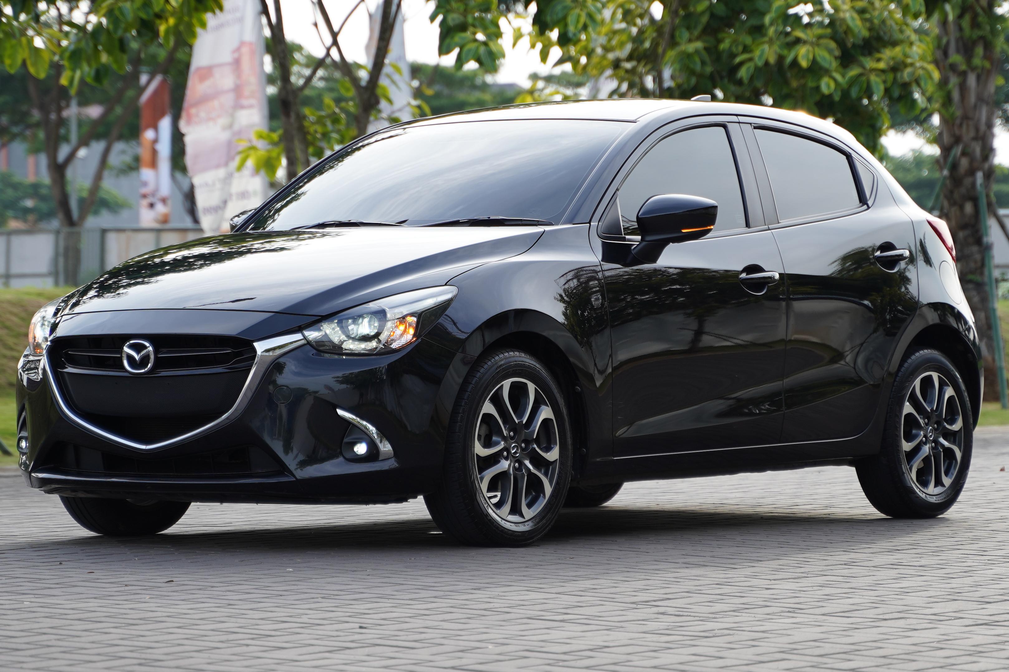 2019 Mazda 2  2 R 1.5 MT 2019 Mazda 2  2 R 1.5 MT