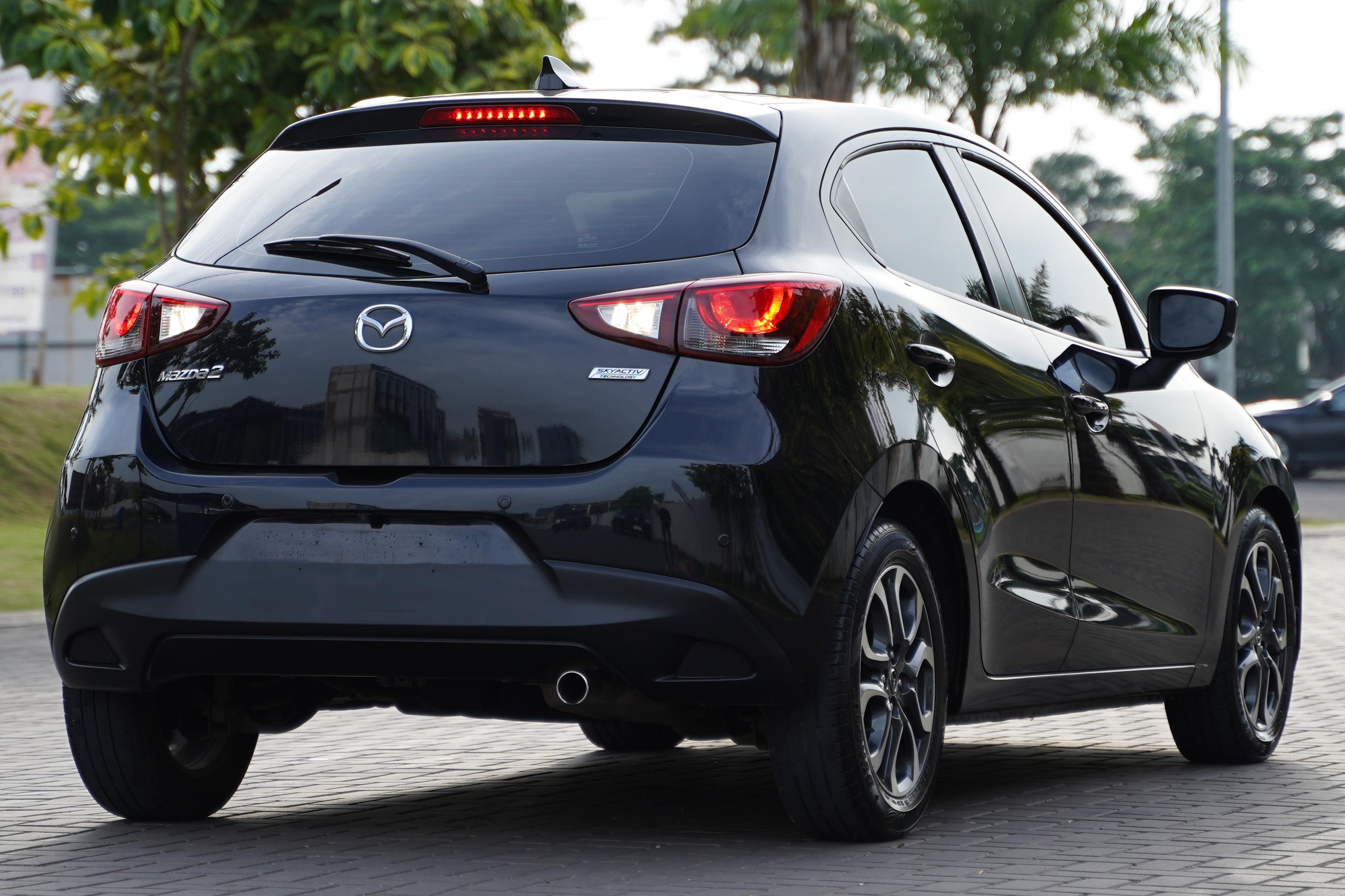 2019 Mazda 2  2 R 1.5 MT 2019 Mazda 2  2 R 1.5 MT