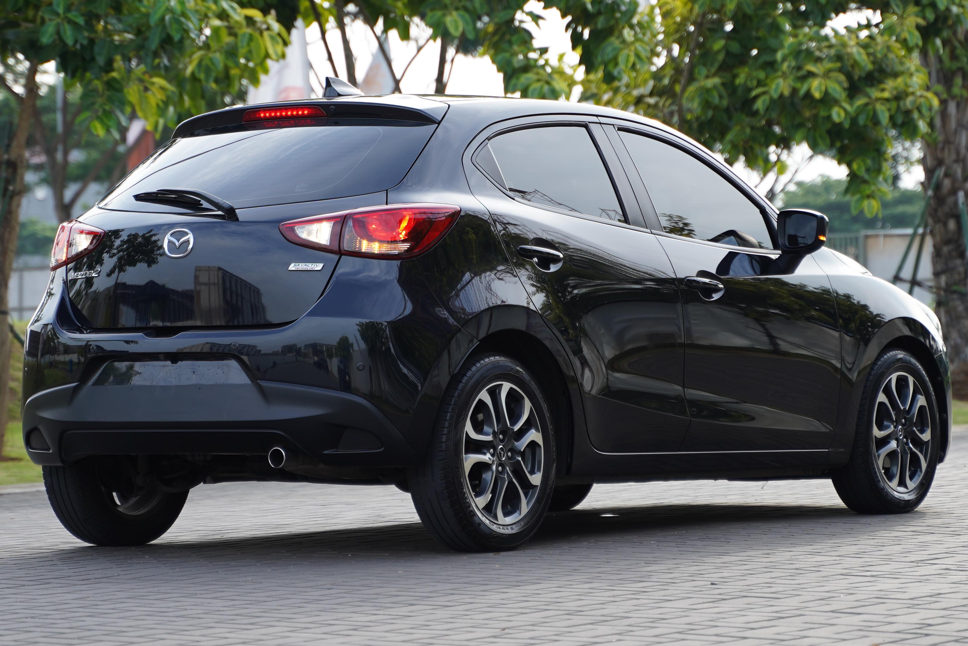 2019 Mazda 2  2 R 1.5 MT 2019 Mazda 2  2 R 1.5 MT