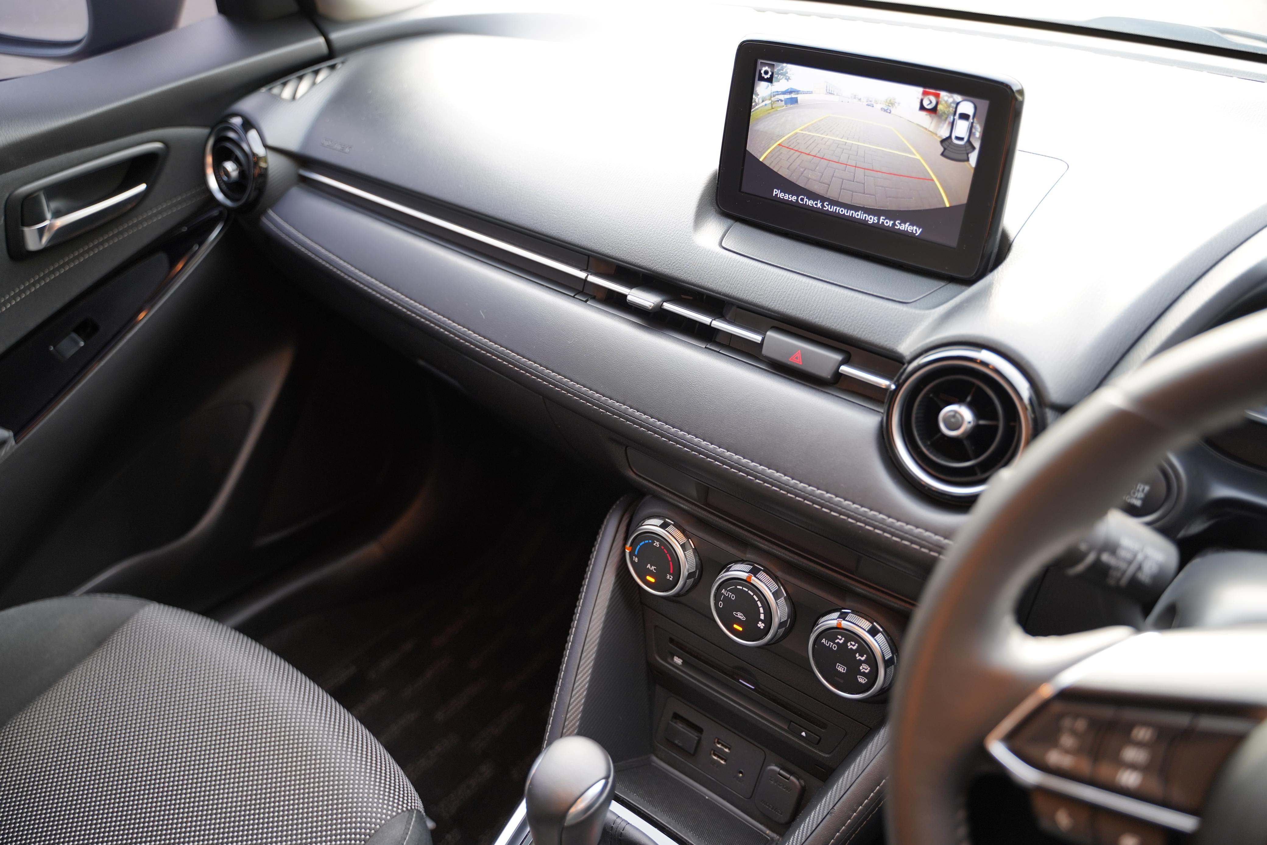 2019 Mazda 2  2 R 1.5 MT 2019 Mazda 2  2 R 1.5 MT