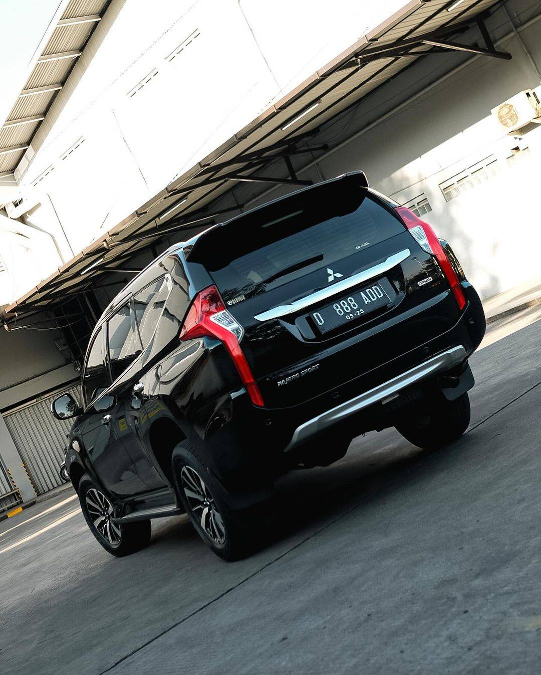 2019 Mitsubishi Pajero Sport Dakar AT 4x2 2019 Mitsubishi Pajero Sport Dakar AT 4x2