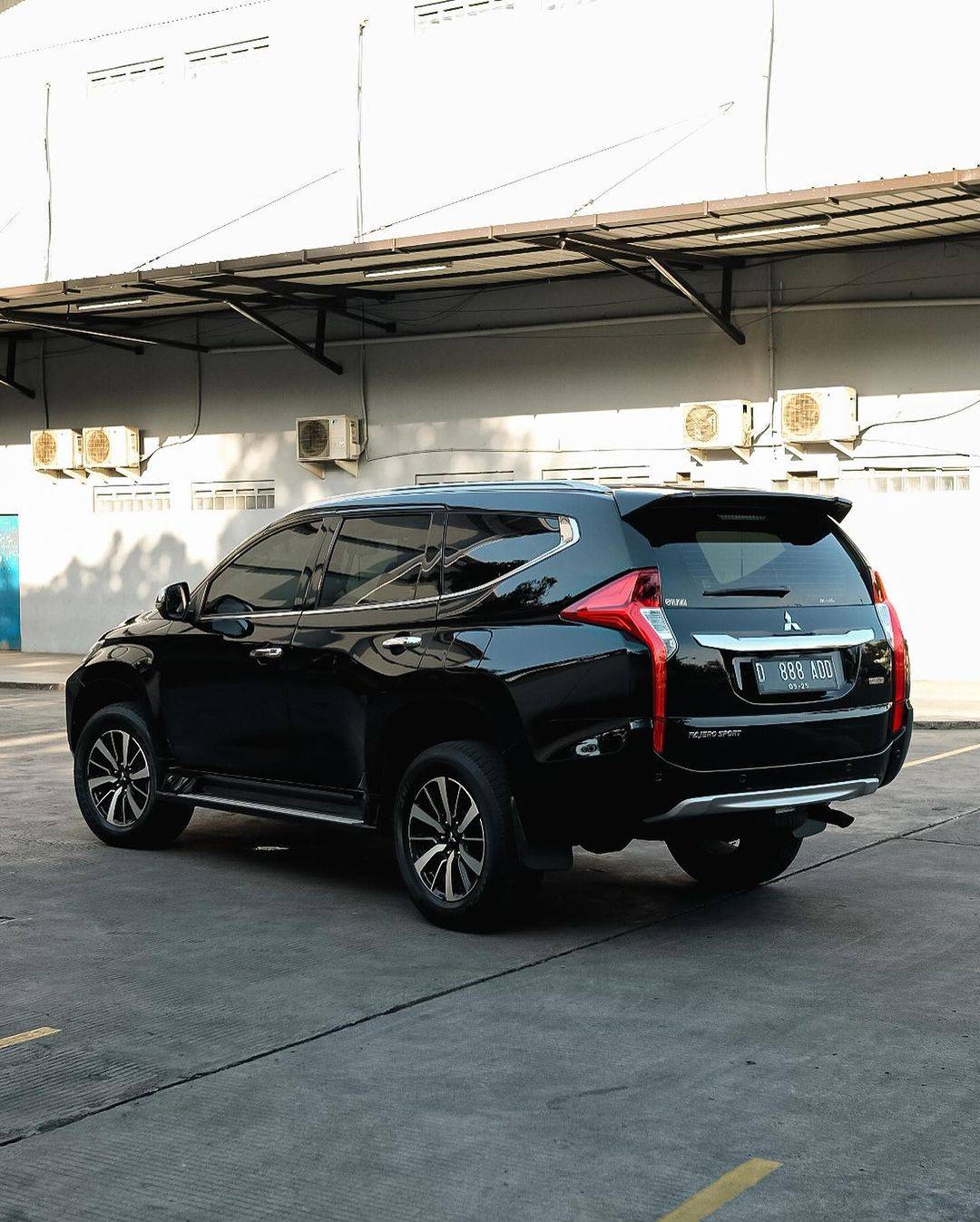 2019 Mitsubishi Pajero Sport Dakar AT 4x2 2019 Mitsubishi Pajero Sport Dakar AT 4x2