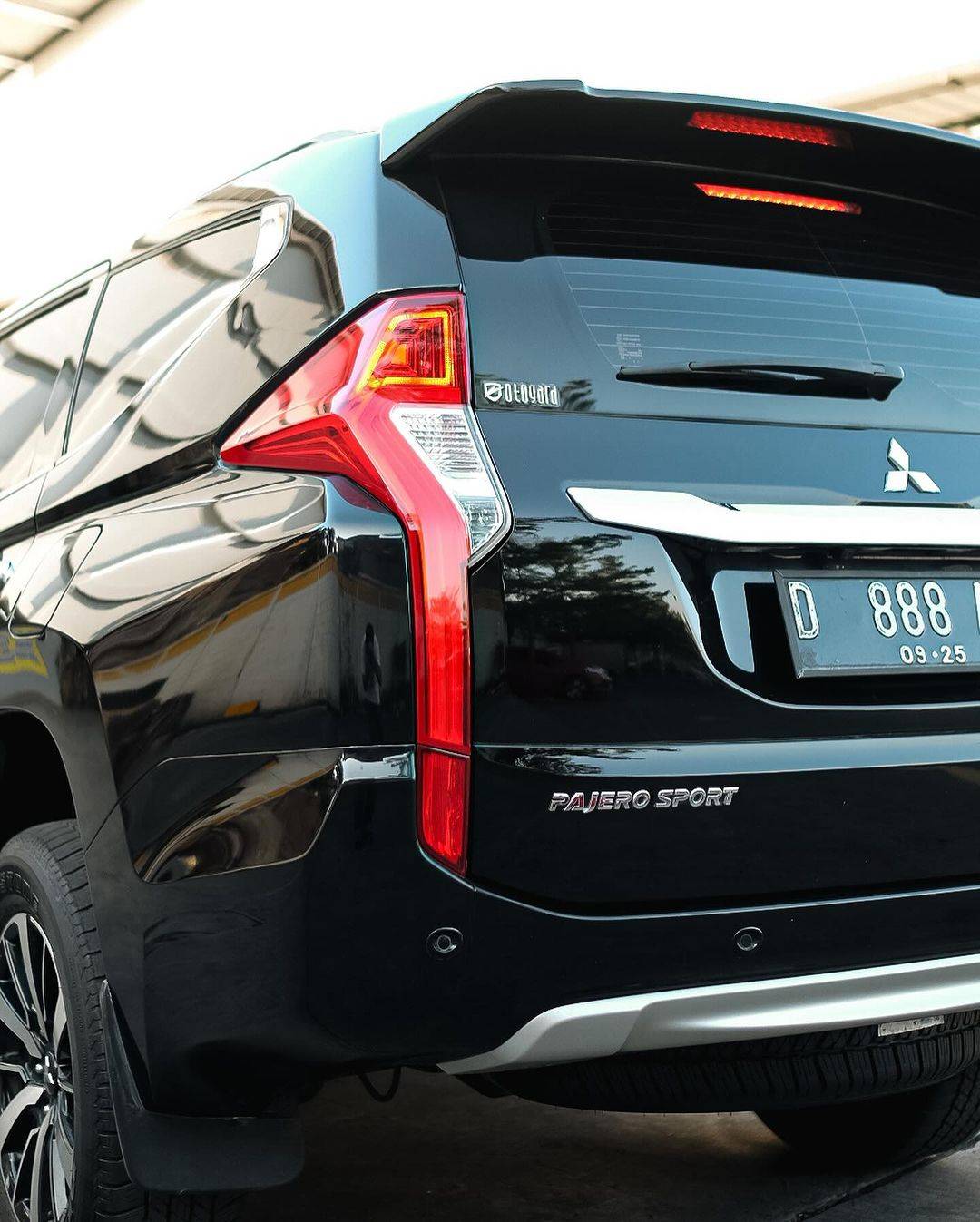 2019 Mitsubishi Pajero Sport Dakar AT 4x2 2019 Mitsubishi Pajero Sport Dakar AT 4x2