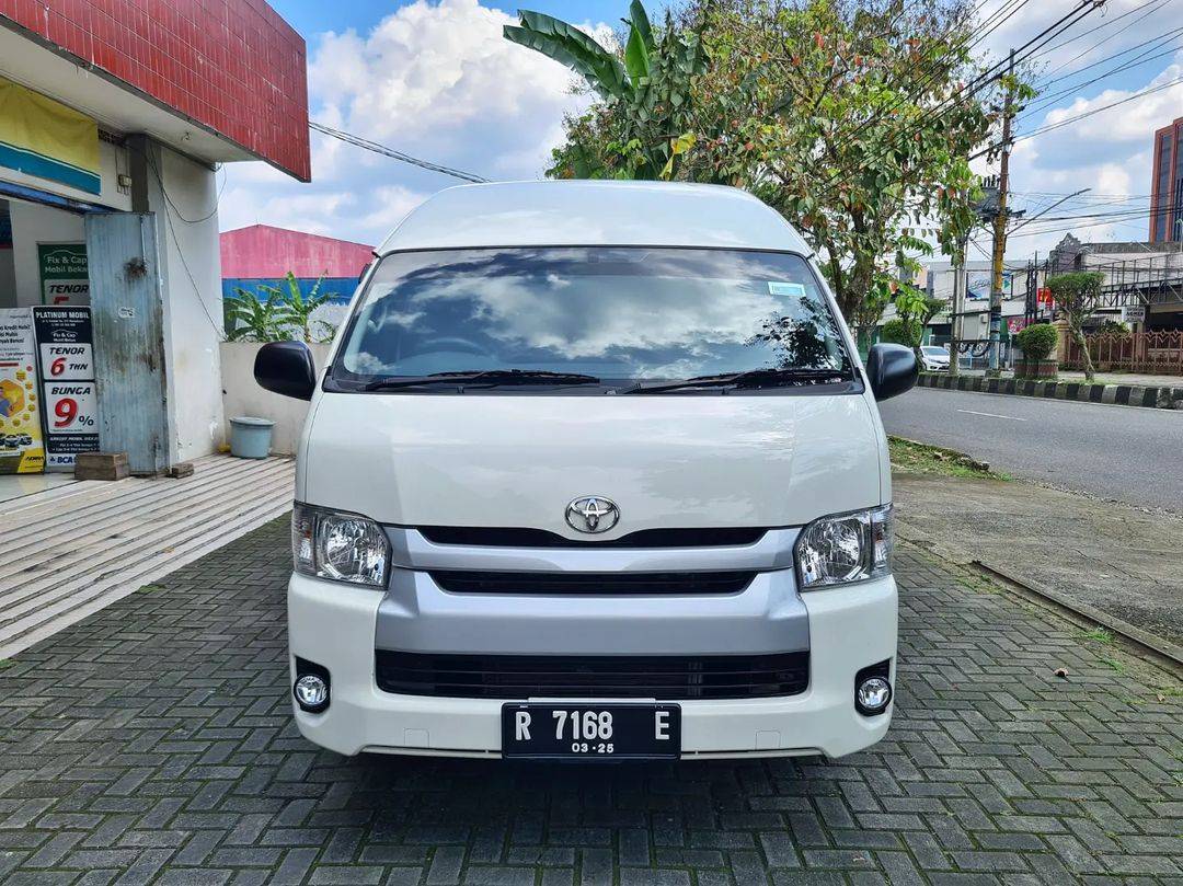 2021 Toyota Hiace COMMUTER DSL 2.5 Bekas