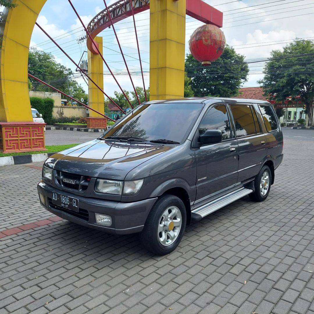 Second Hand 2002 Isuzu Panther  HiGrade Second Hand 2002 Isuzu Panther  HiGrade