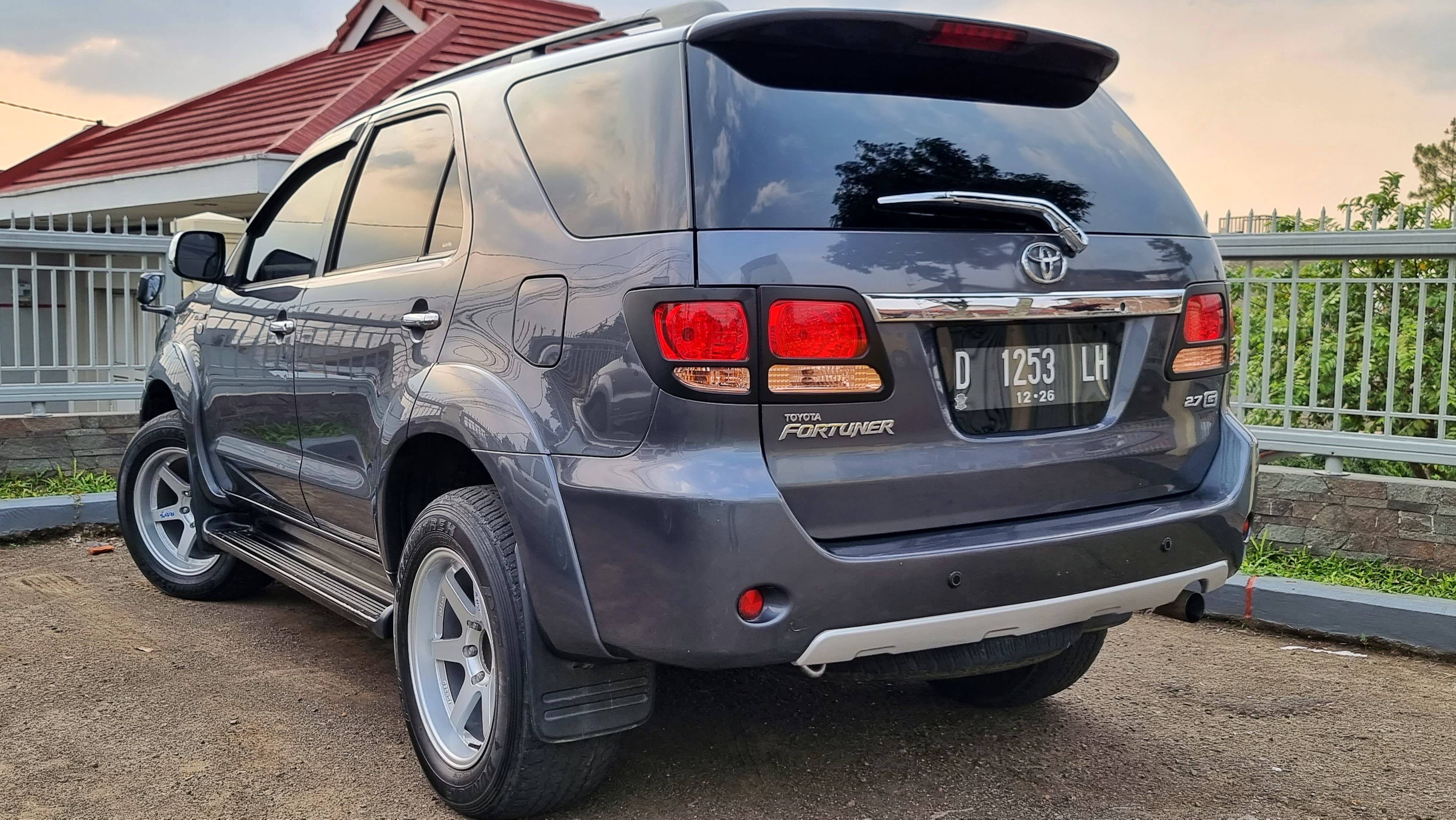 2006 Toyota Fortuner G 4x2 Luxury 2.7L AT 2006 Toyota Fortuner G 4x2 Luxury 2.7L AT