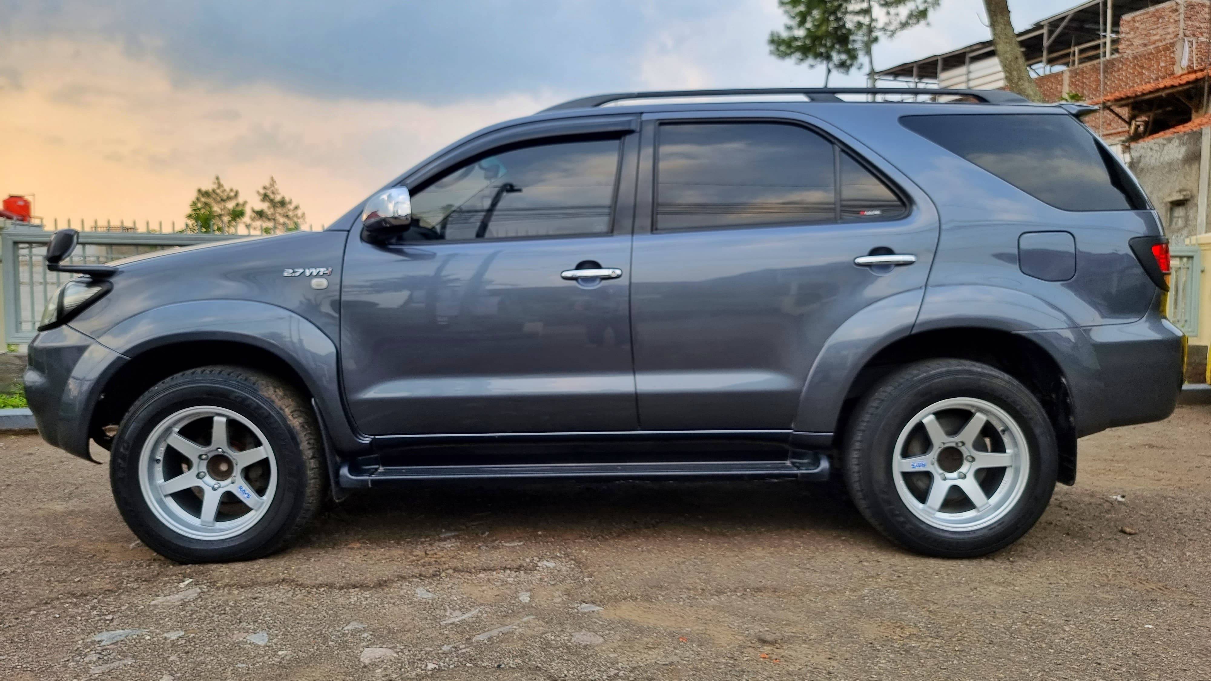 2006 Toyota Fortuner G 4x2 Luxury 2.7L AT 2006 Toyota Fortuner G 4x2 Luxury 2.7L AT