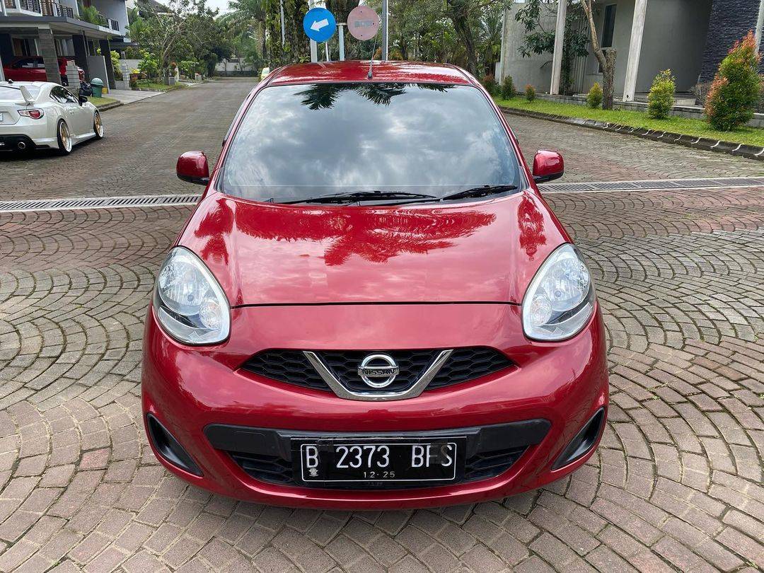 Second Hand 2015 Nissan March 1.2L AT Second Hand 2015 Nissan March 1.2L AT