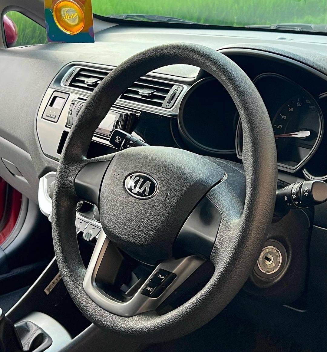 2017 Kia Rio  1.4L MT 2017 Kia Rio  1.4L MT