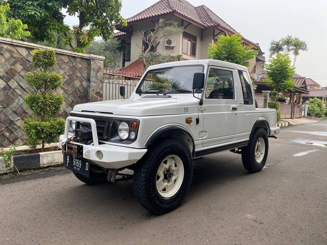 Second Hand 2004 Suzuki Jimny Single Tone MT Second Hand 2004 Suzuki Jimny Single Tone MT