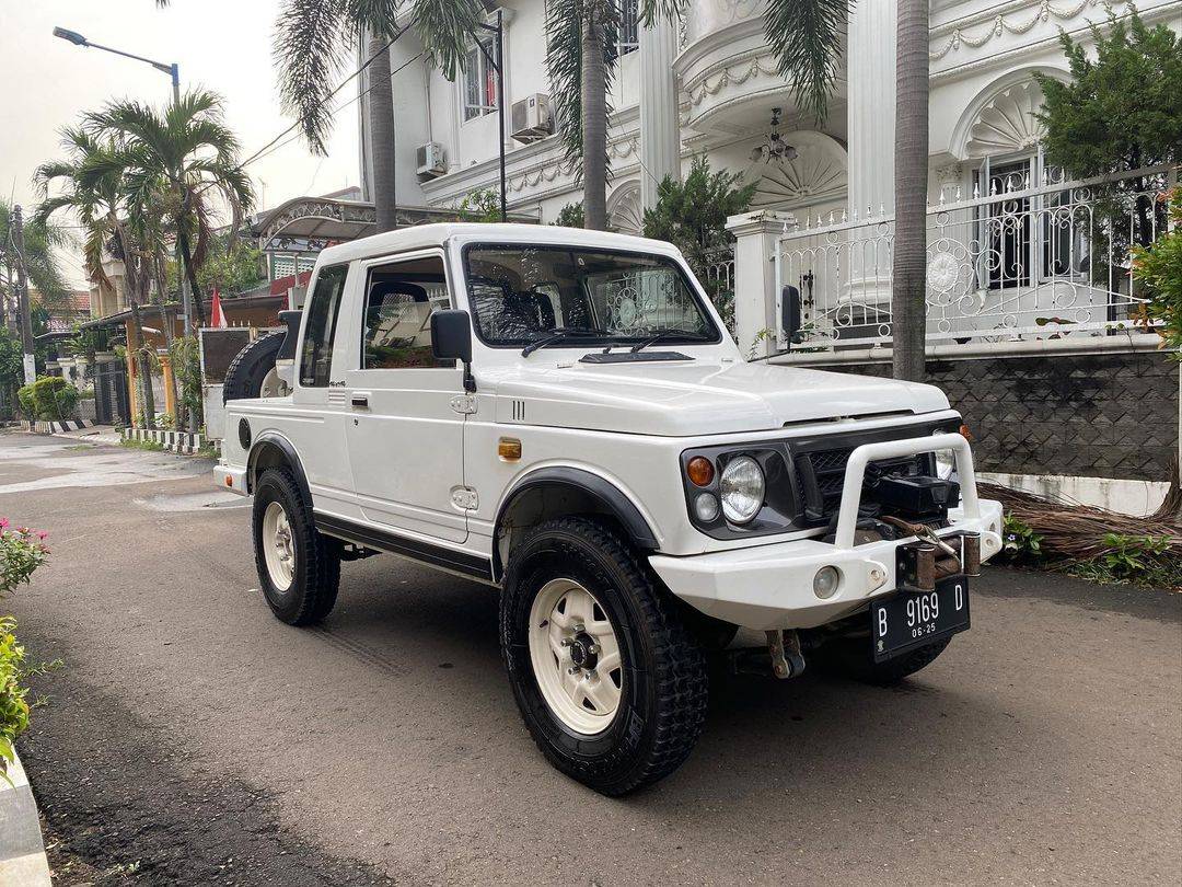 2004 Suzuki Jimny Single Tone MT 2004 Suzuki Jimny Single Tone MT