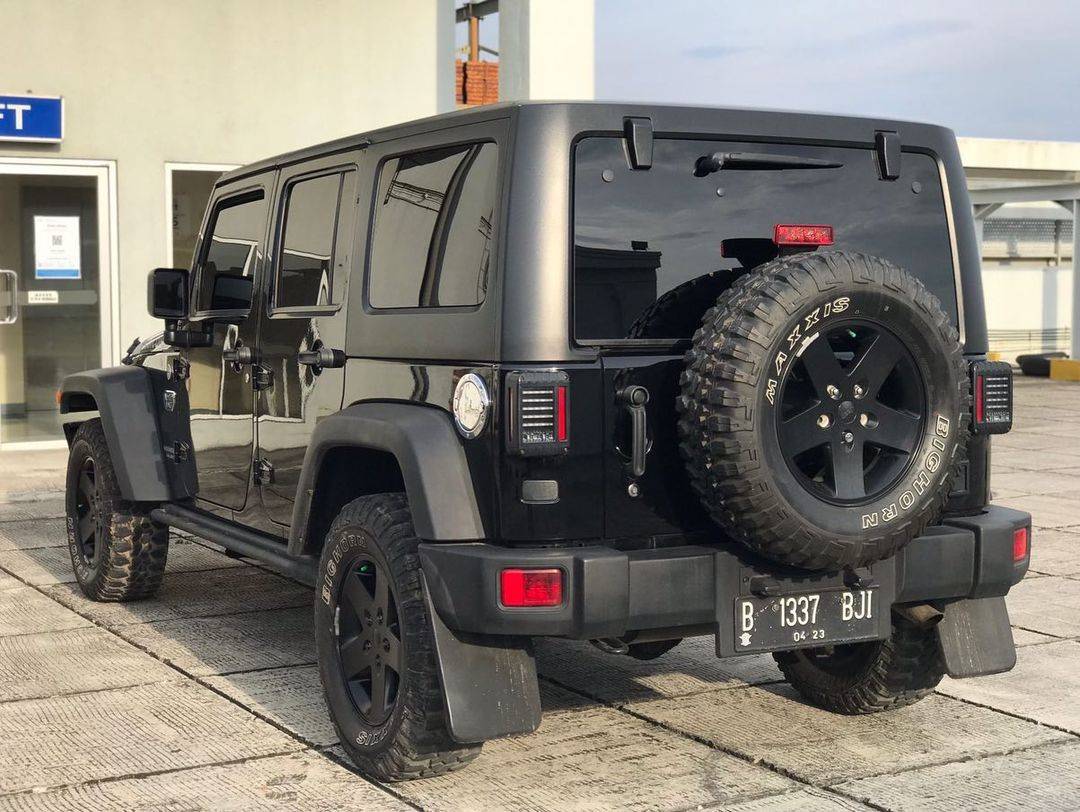 2012 Jeep Wrangler Sahara 3.6L Pentastar AT 2012 Jeep Wrangler Sahara 3.6L Pentastar AT