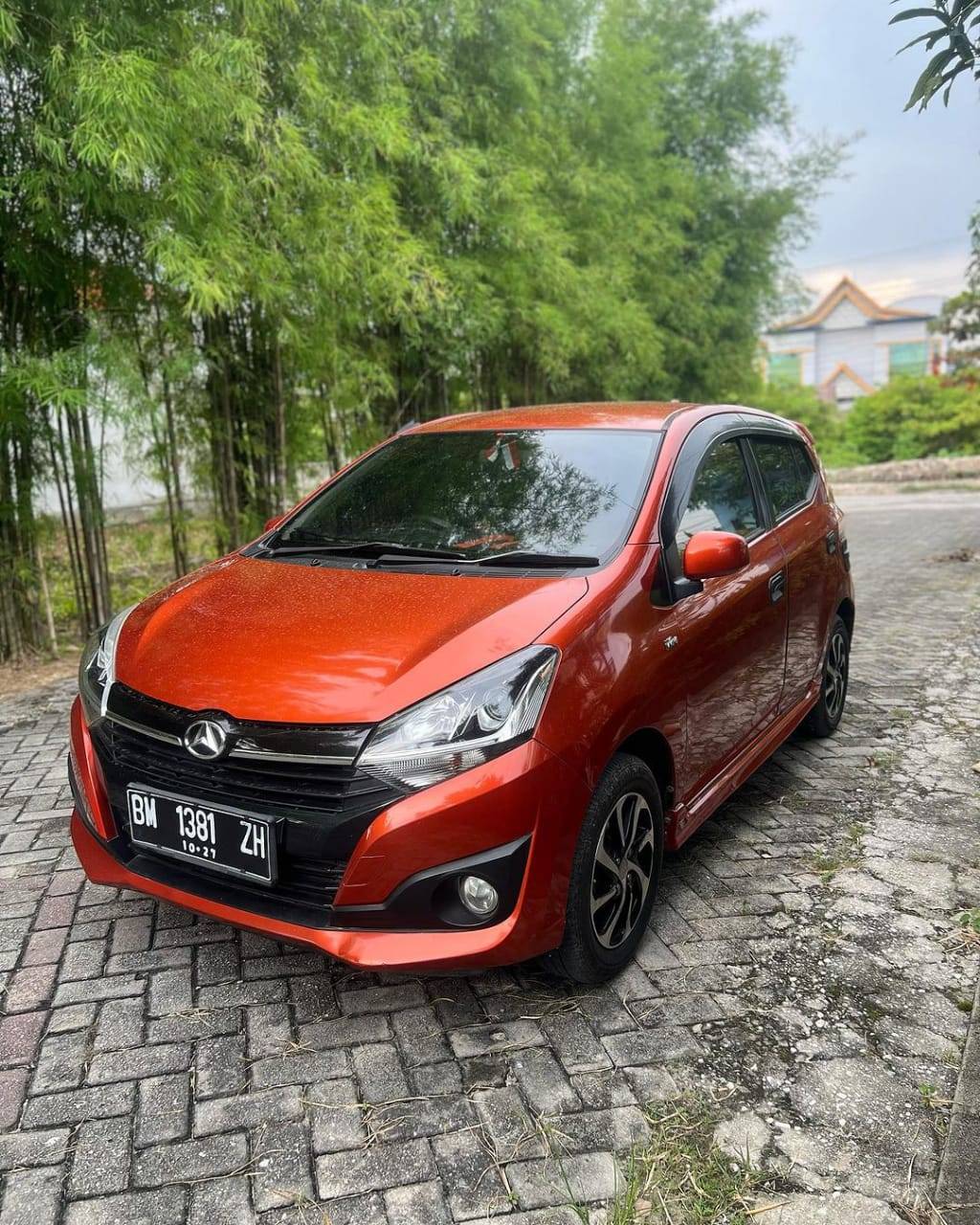 2017 Daihatsu Ayla 1.0L D MT 2017 Daihatsu Ayla 1.0L D MT