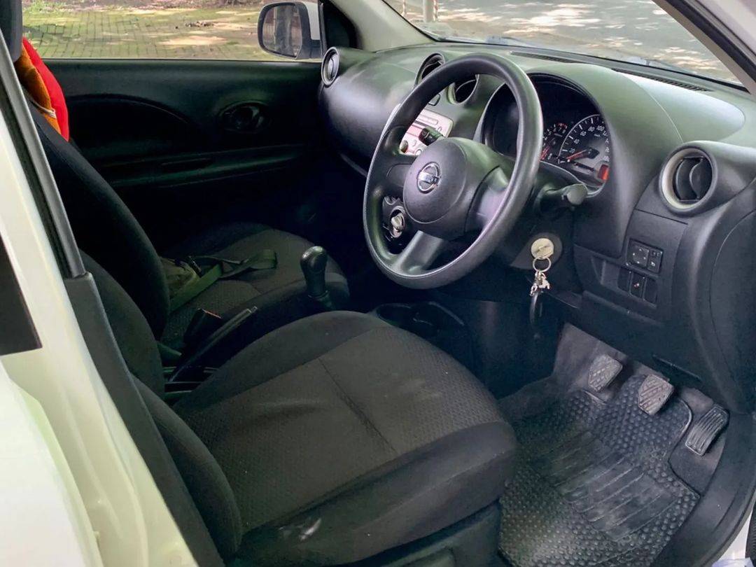 2012 Nissan March 1.5 MT 2012 Nissan March 1.5 MT