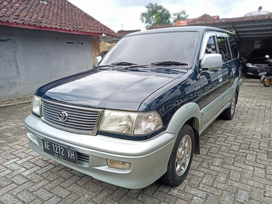 2000 Toyota Kijang  KRISTA DSL 2.5 MT Bekas 2000 Toyota Kijang  KRISTA DSL 2.5 MT Bekas