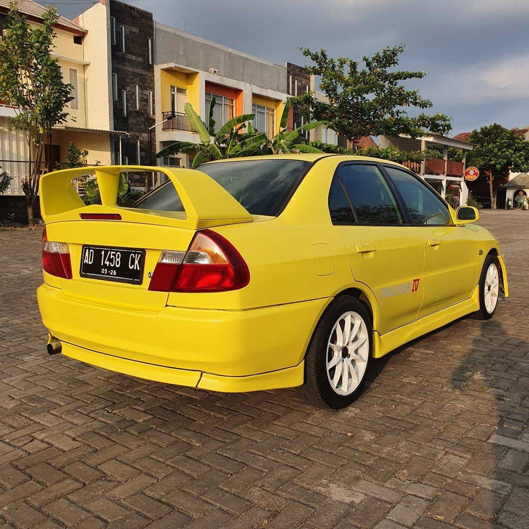 2005 Mitsubishi Lancer  GLXi SOHC MPI 1.8 M/T 2005 Mitsubishi Lancer  GLXi SOHC MPI 1.8 M/T