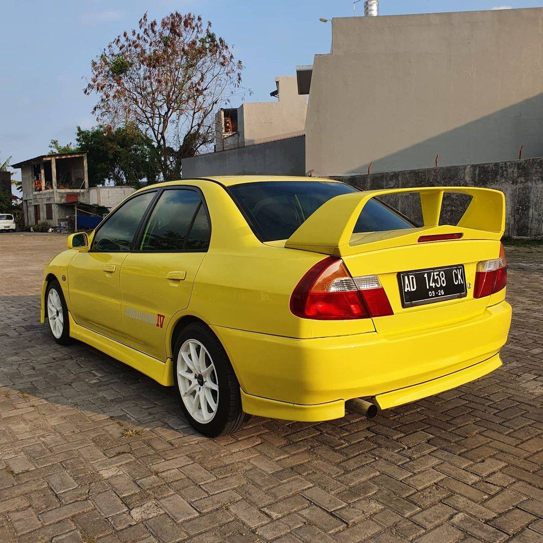 2005 Mitsubishi Lancer  GLXi SOHC MPI 1.8 M/T 2005 Mitsubishi Lancer  GLXi SOHC MPI 1.8 M/T