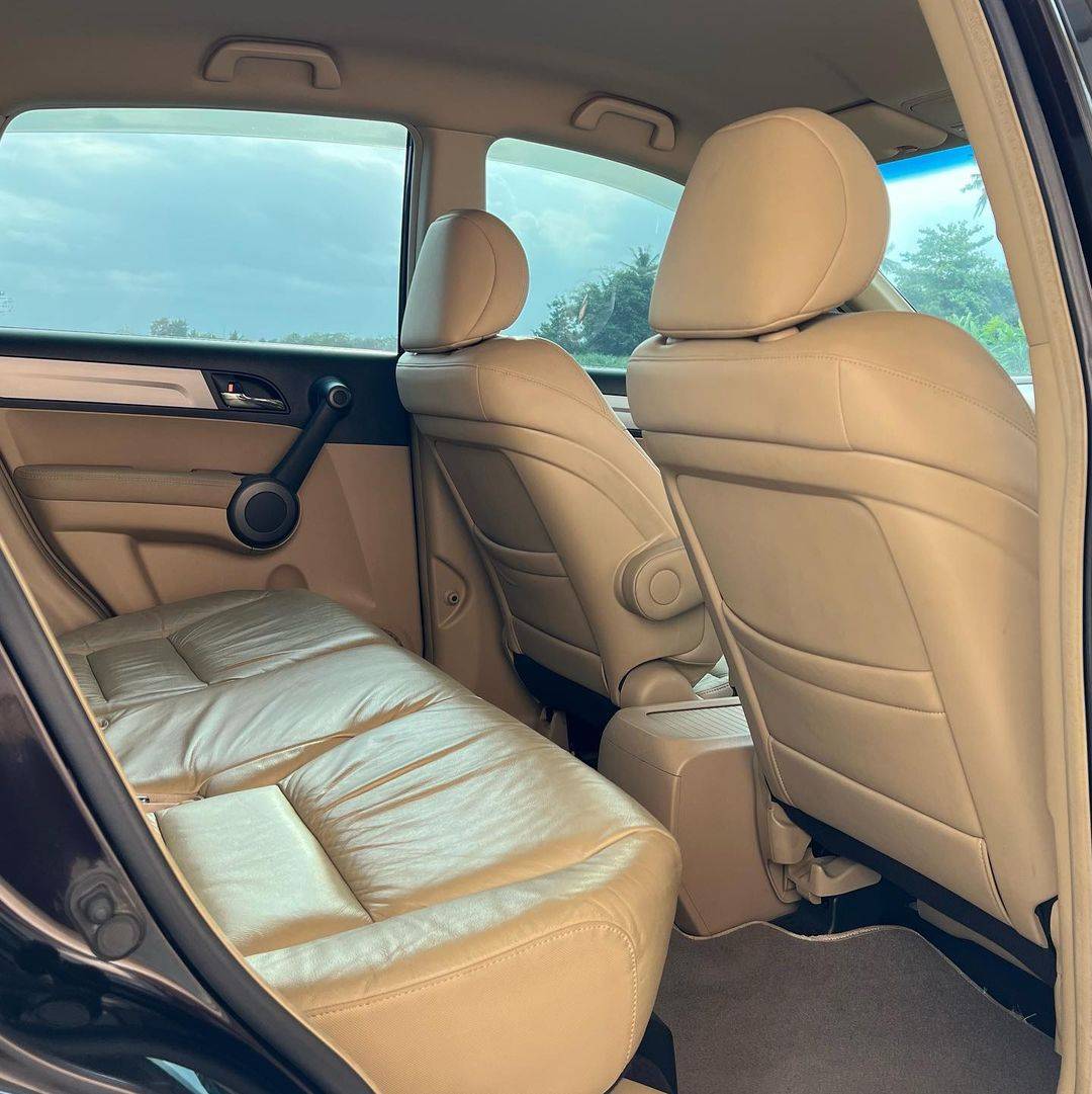 2011 Honda CR-V  2.4L AT 2011 Honda CR-V  2.4L AT