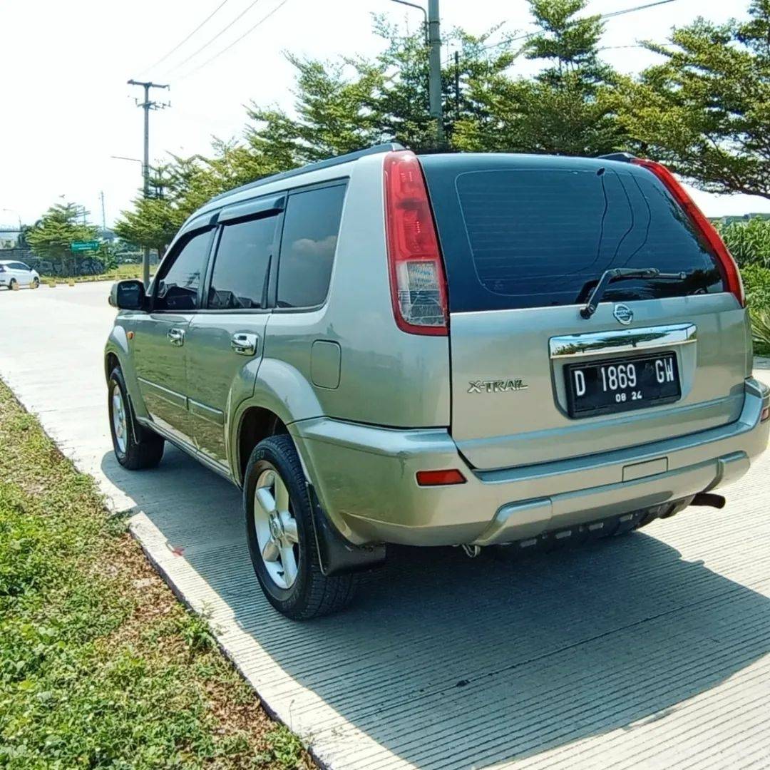 2004 Nissan X Trail STT 2.5L AT 2004 Nissan X Trail STT 2.5L AT