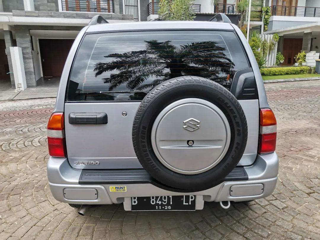 2001 Suzuki Escudo 2.0 M/T 2001 Suzuki Escudo 2.0 M/T