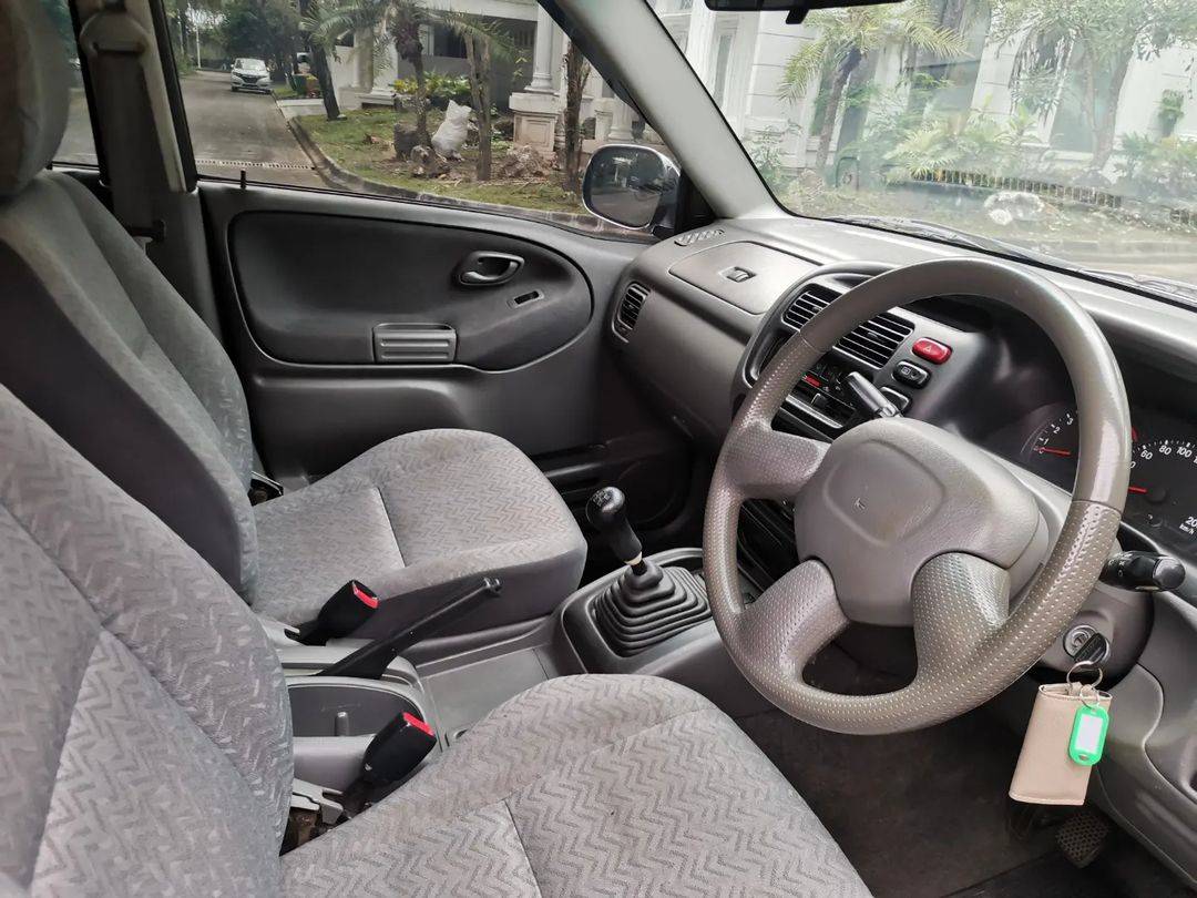 2001 Suzuki Escudo 2.0 M/T 2001 Suzuki Escudo 2.0 M/T