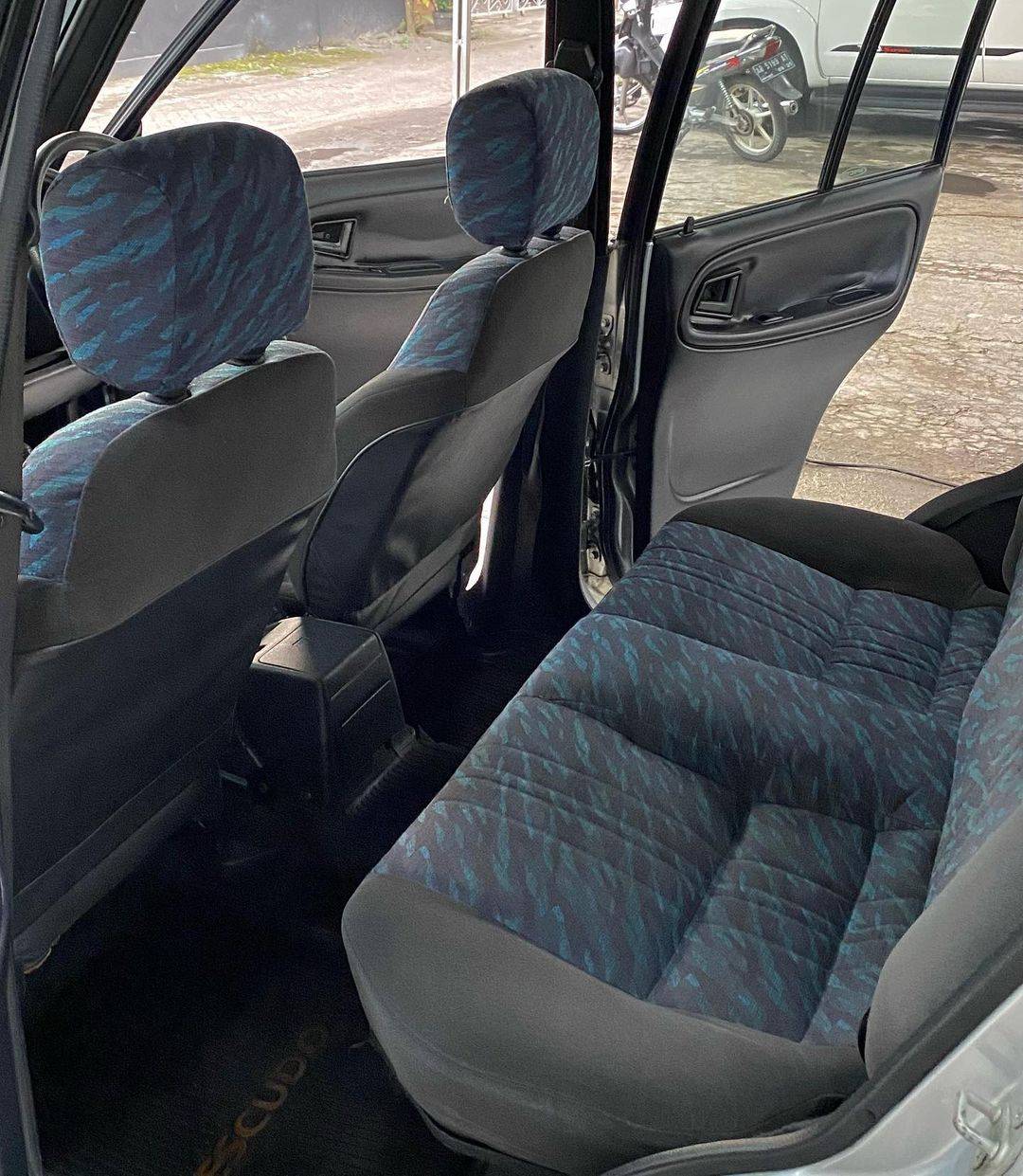 2000 Suzuki Escudo Nomade 1.6L MT 2000 Suzuki Escudo Nomade 1.6L MT