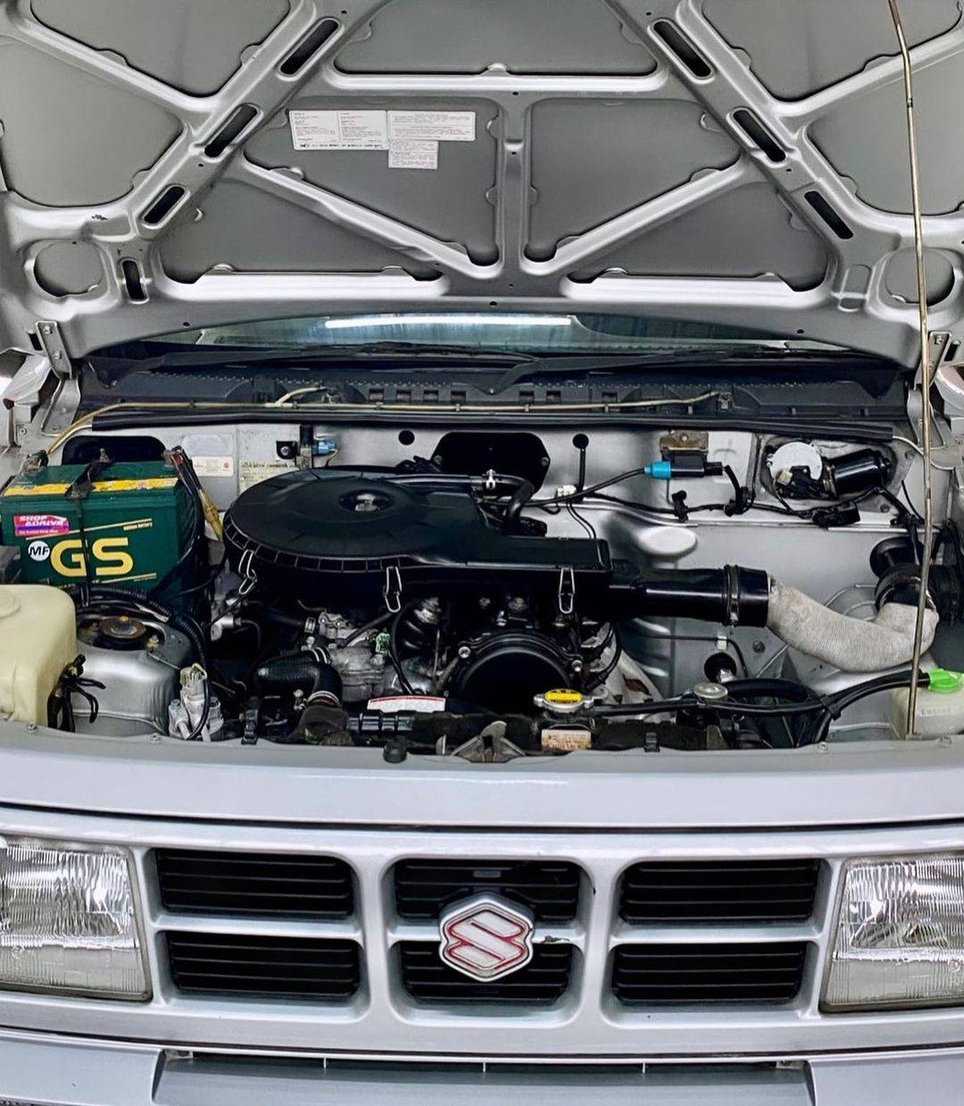 2000 Suzuki Escudo Nomade 1.6L MT 2000 Suzuki Escudo Nomade 1.6L MT