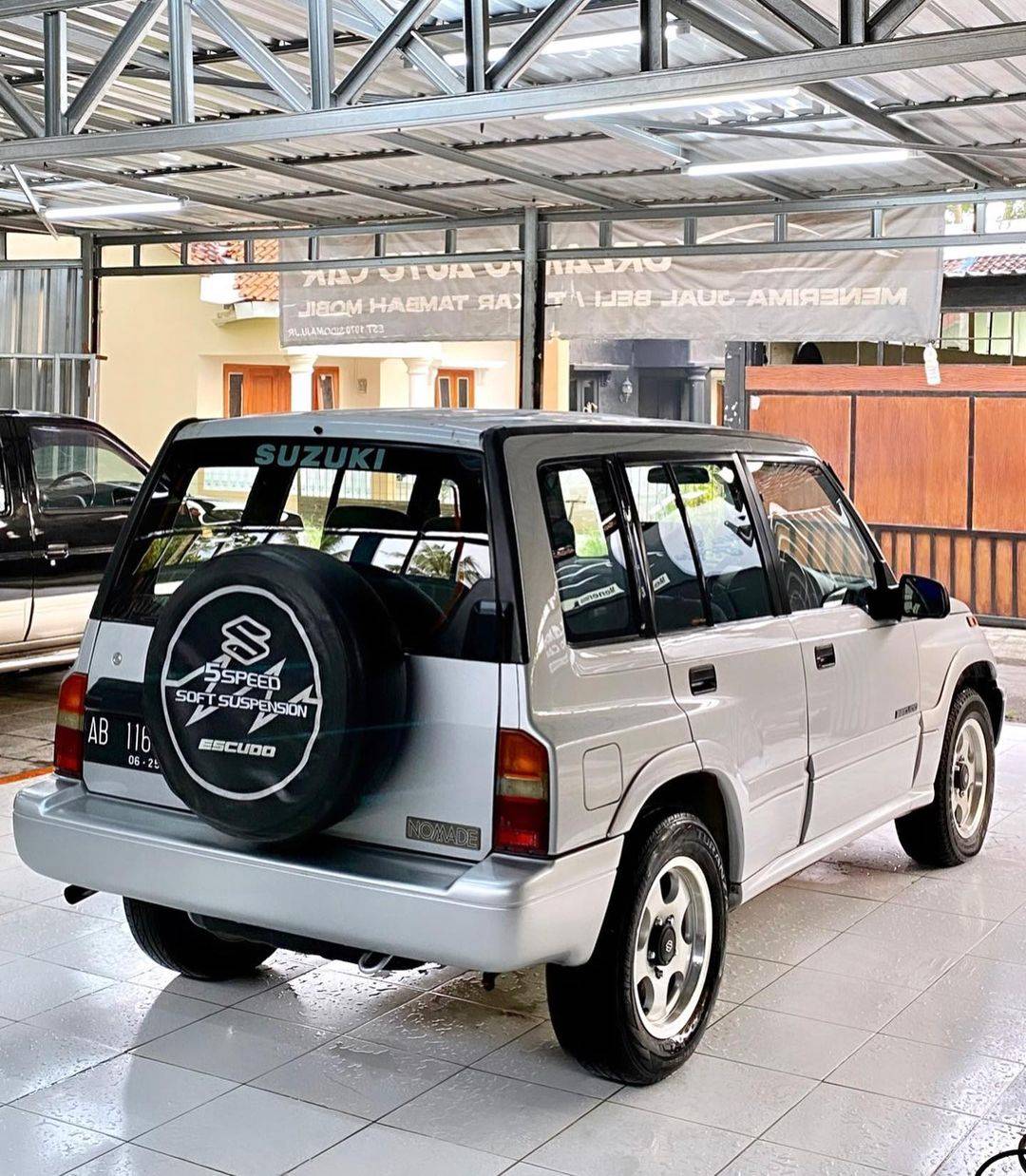 2000 Suzuki Escudo Nomade 1.6L MT 2000 Suzuki Escudo Nomade 1.6L MT