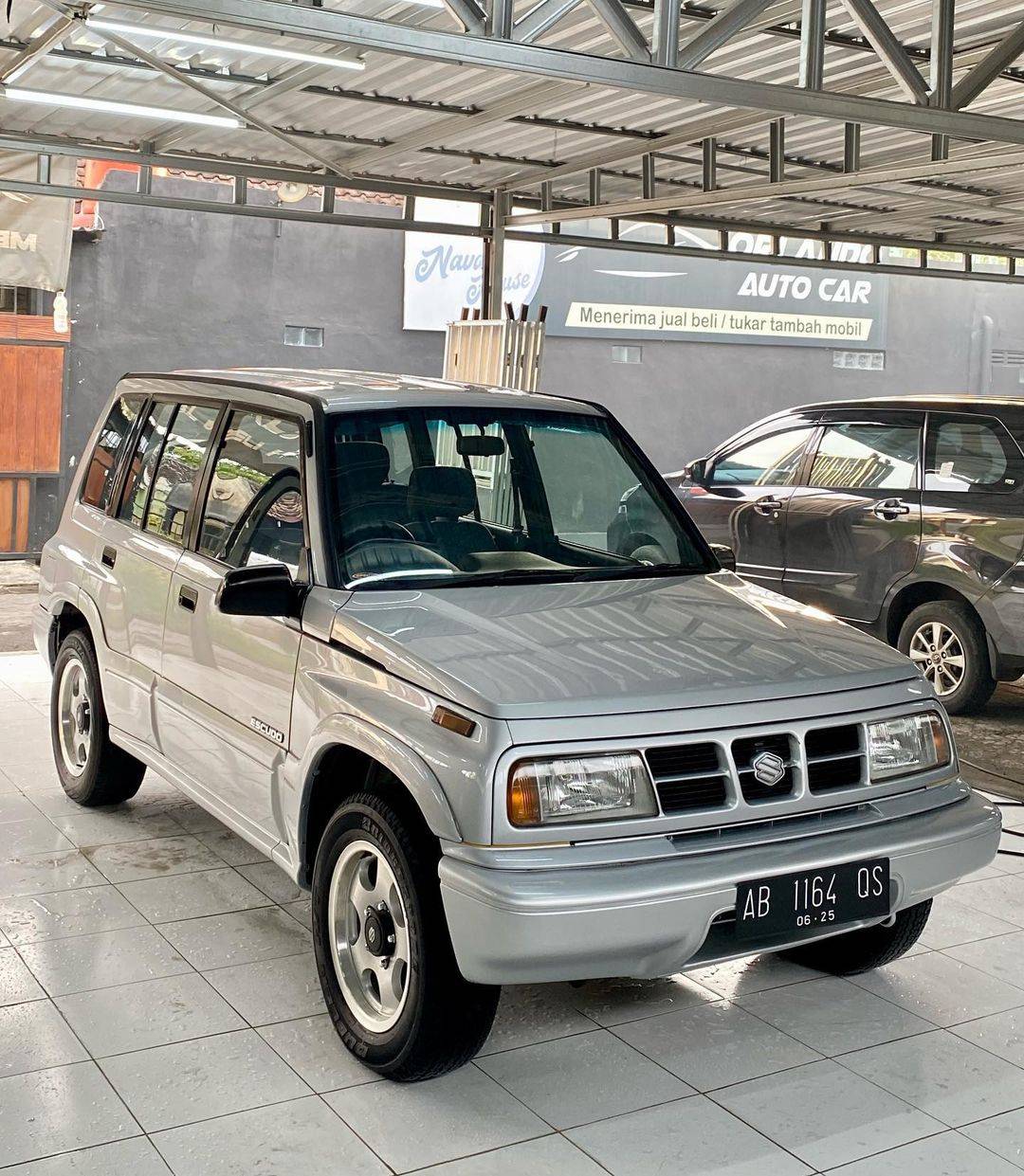 2000 Suzuki Escudo Nomade 1.6L MT 2000 Suzuki Escudo Nomade 1.6L MT