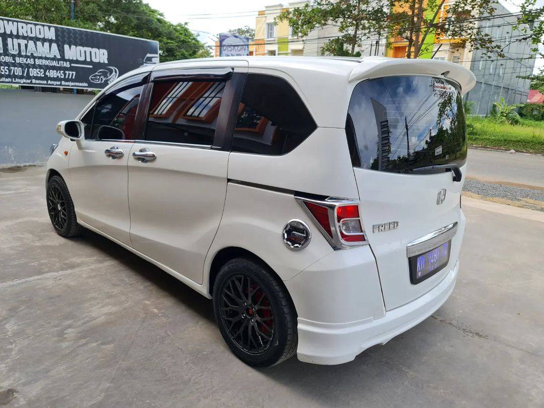 2010 Honda Freed  EA/T 2010 Honda Freed  EA/T
