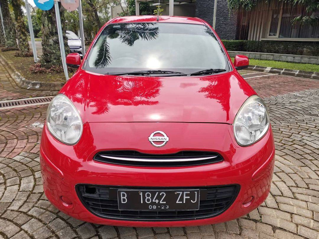 2013 Nissan March 1.2L AT Bekas 2013 Nissan March 1.2L AT Bekas
