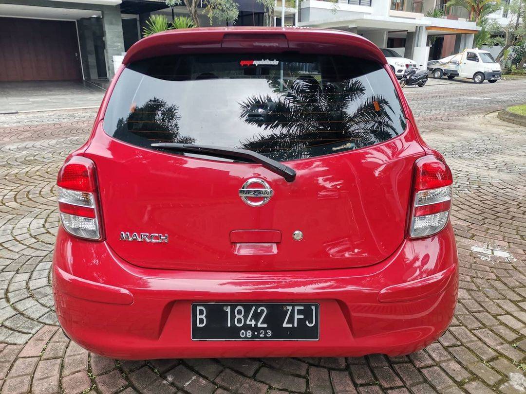 2013 Nissan March 1.2L AT 2013 Nissan March 1.2L AT